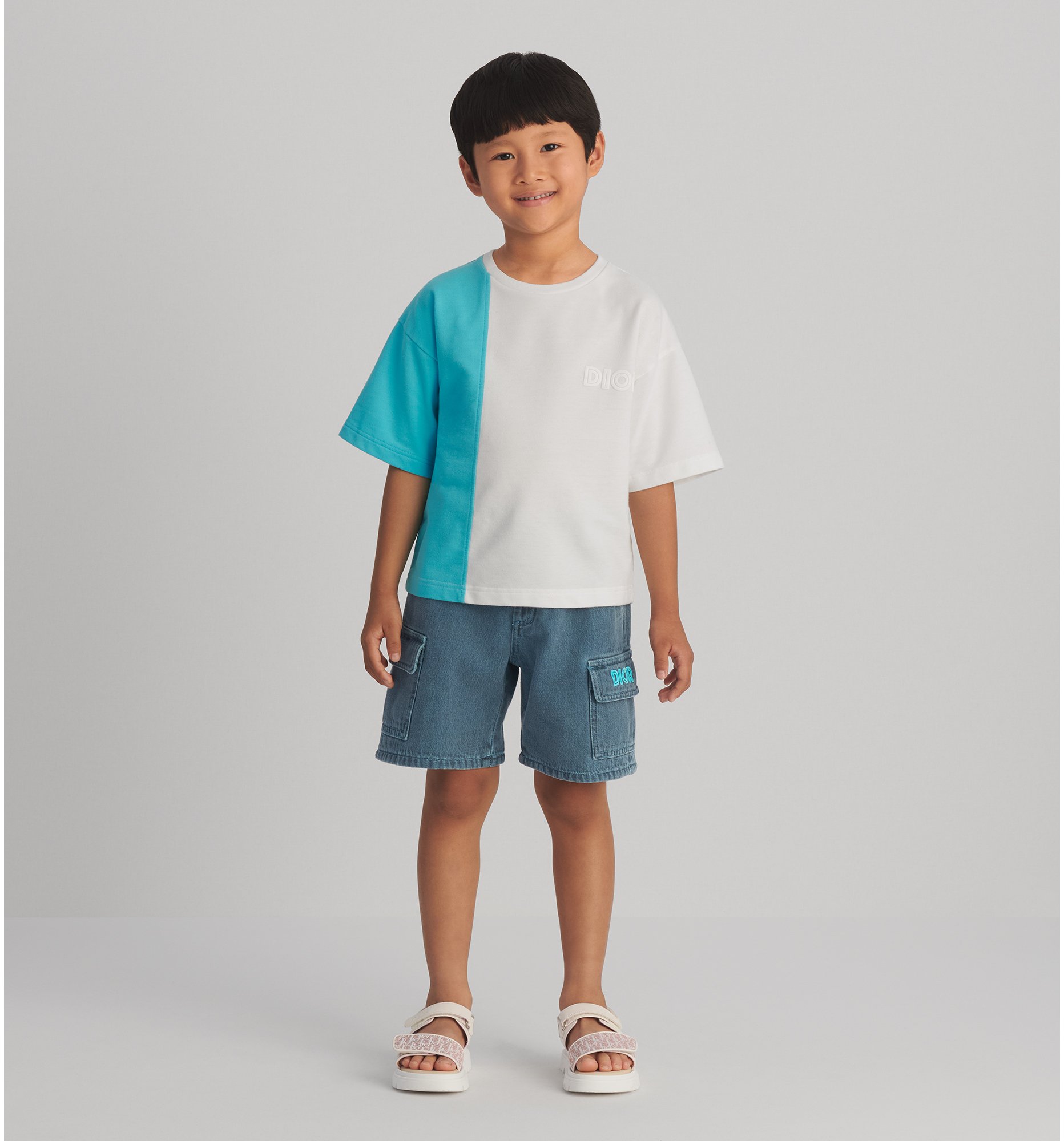 aria_look Kids' T-Shirt Front view
