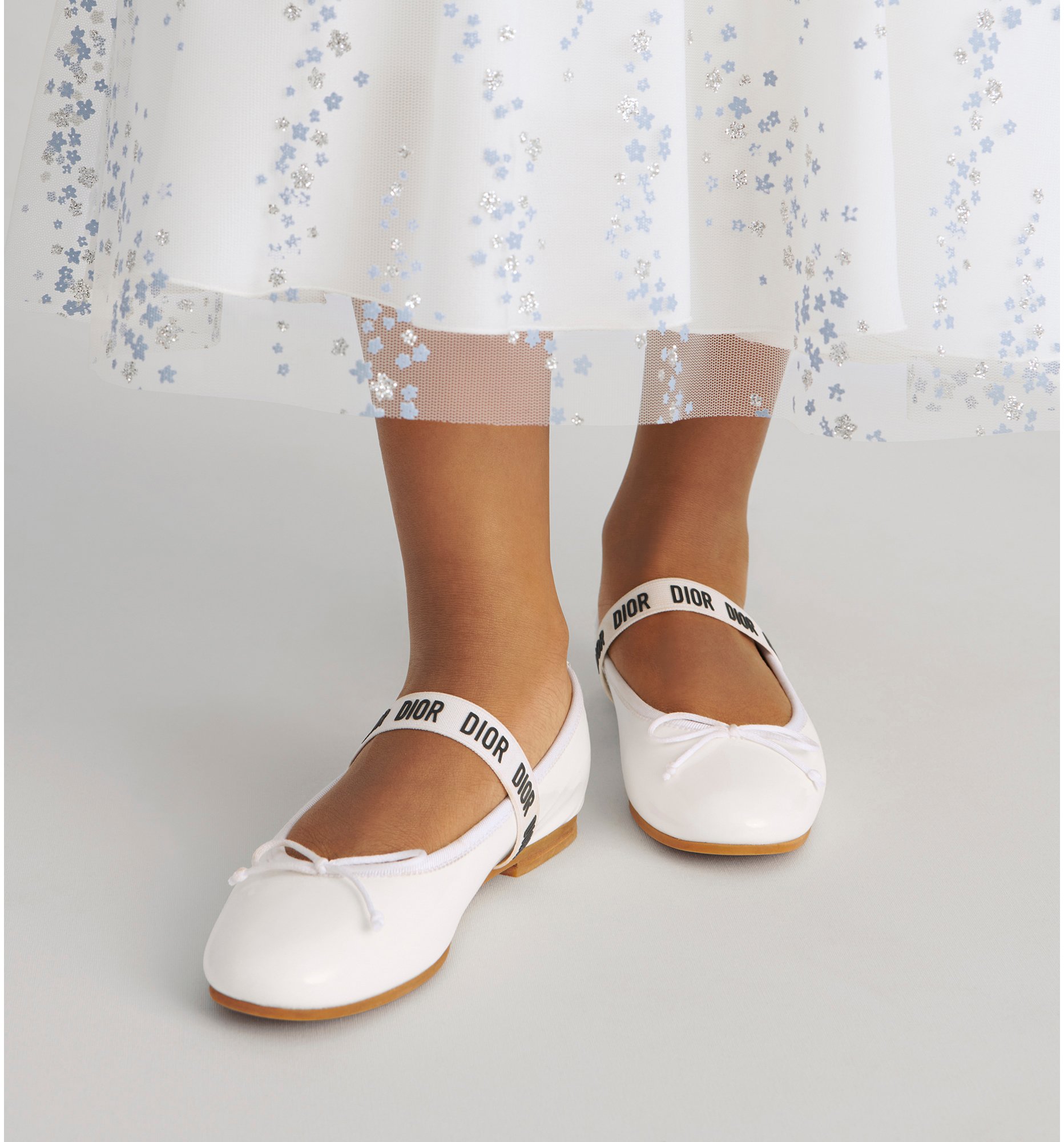 aria_look Kids' Ballet Flat Three quarter back view