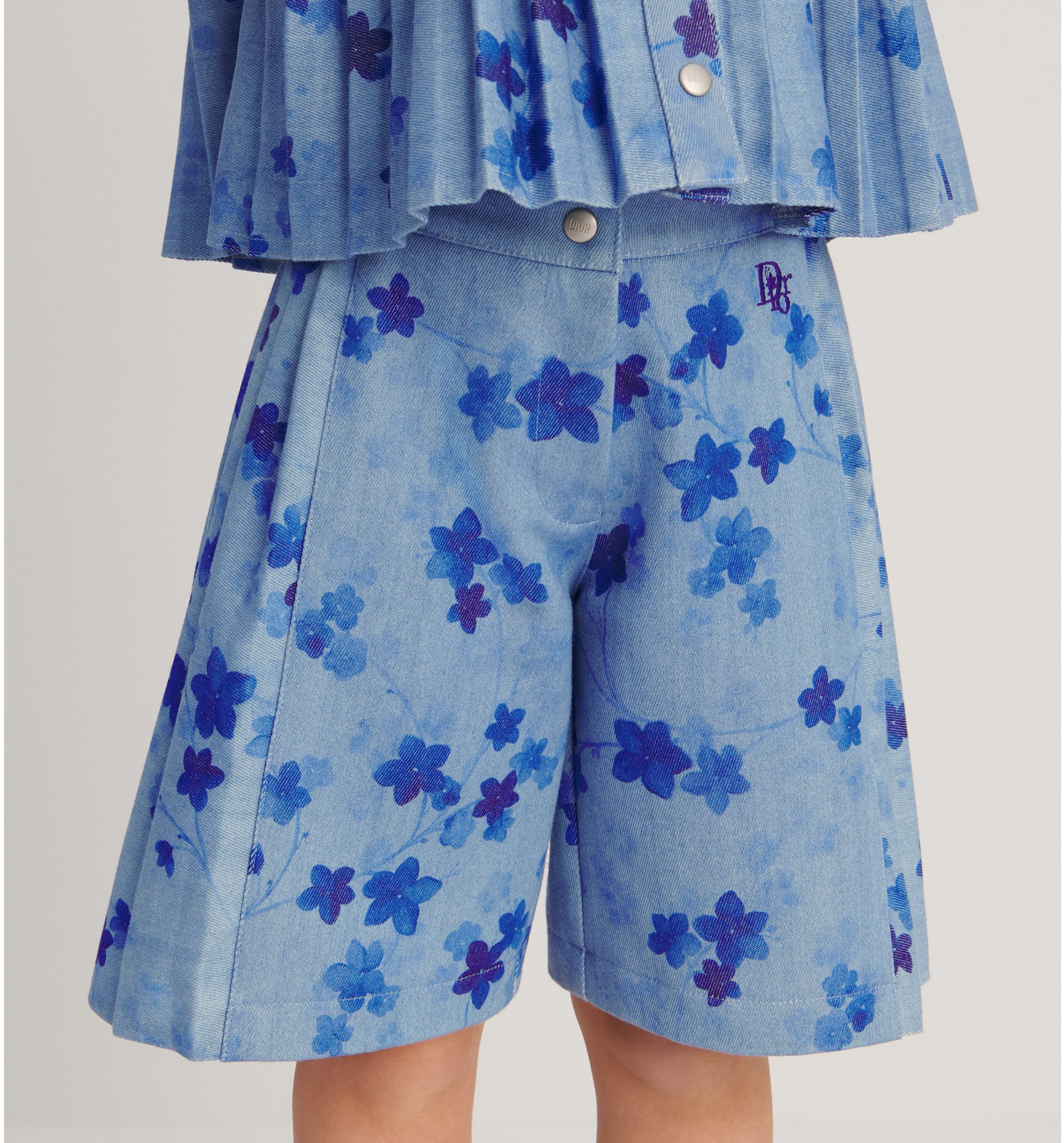 aria_look Kids' Bermuda Shorts Three quarter back view