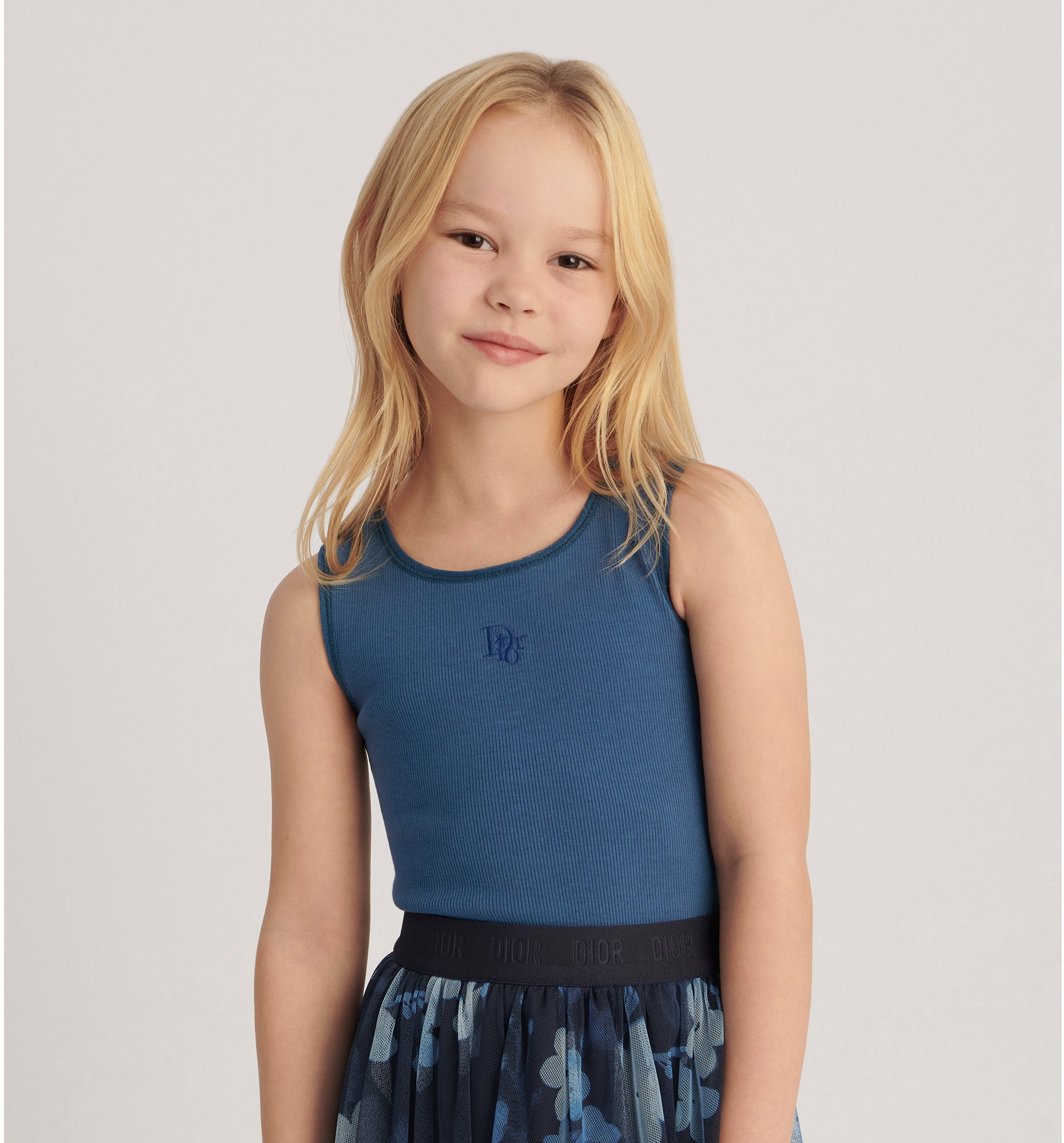 aria_look Kids' Tank Top Three quarter closed view