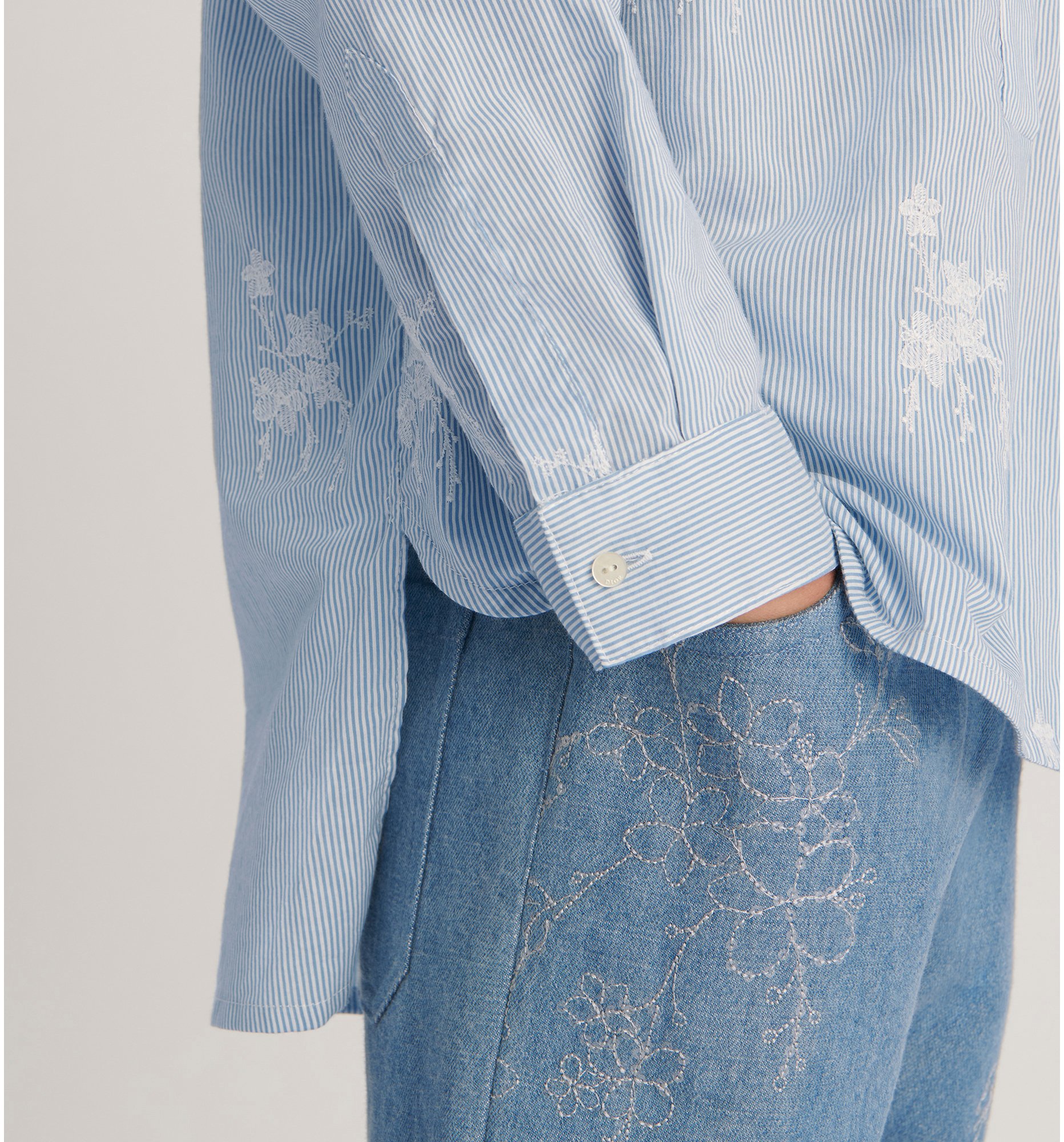 aria_look Kids' Shirt Three quarter closed view