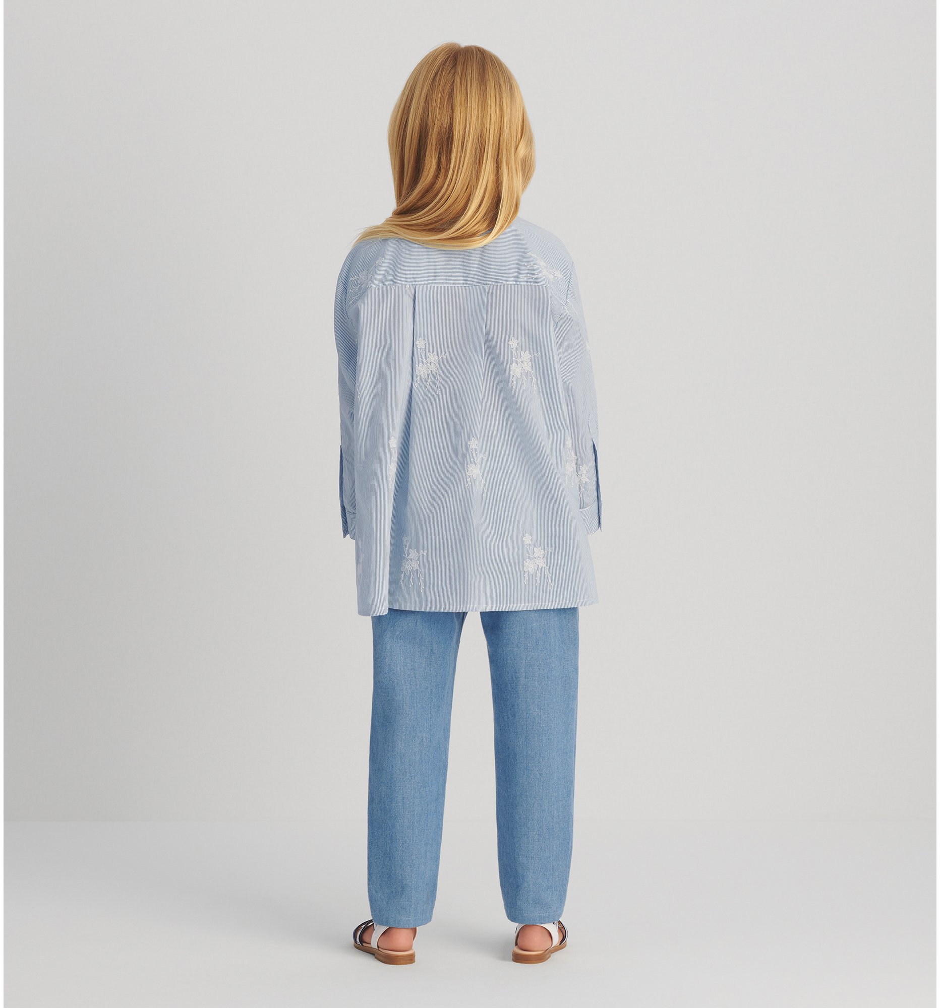 aria_look Kids' Shirt Three quarter opened view