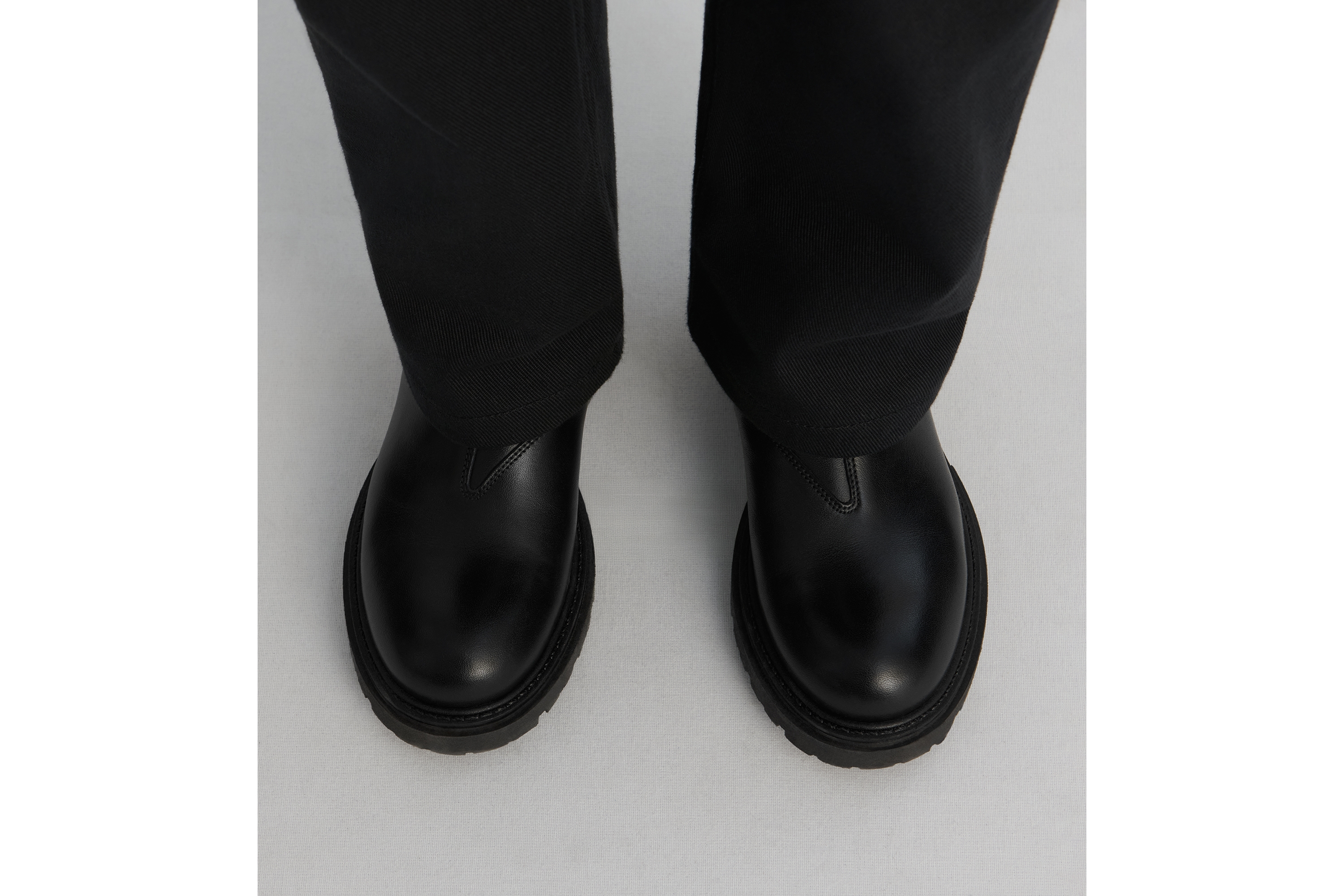 Look Bottine Chelsea enfant Cuir de veau et toile jacquard Dior Oblique noirs E06