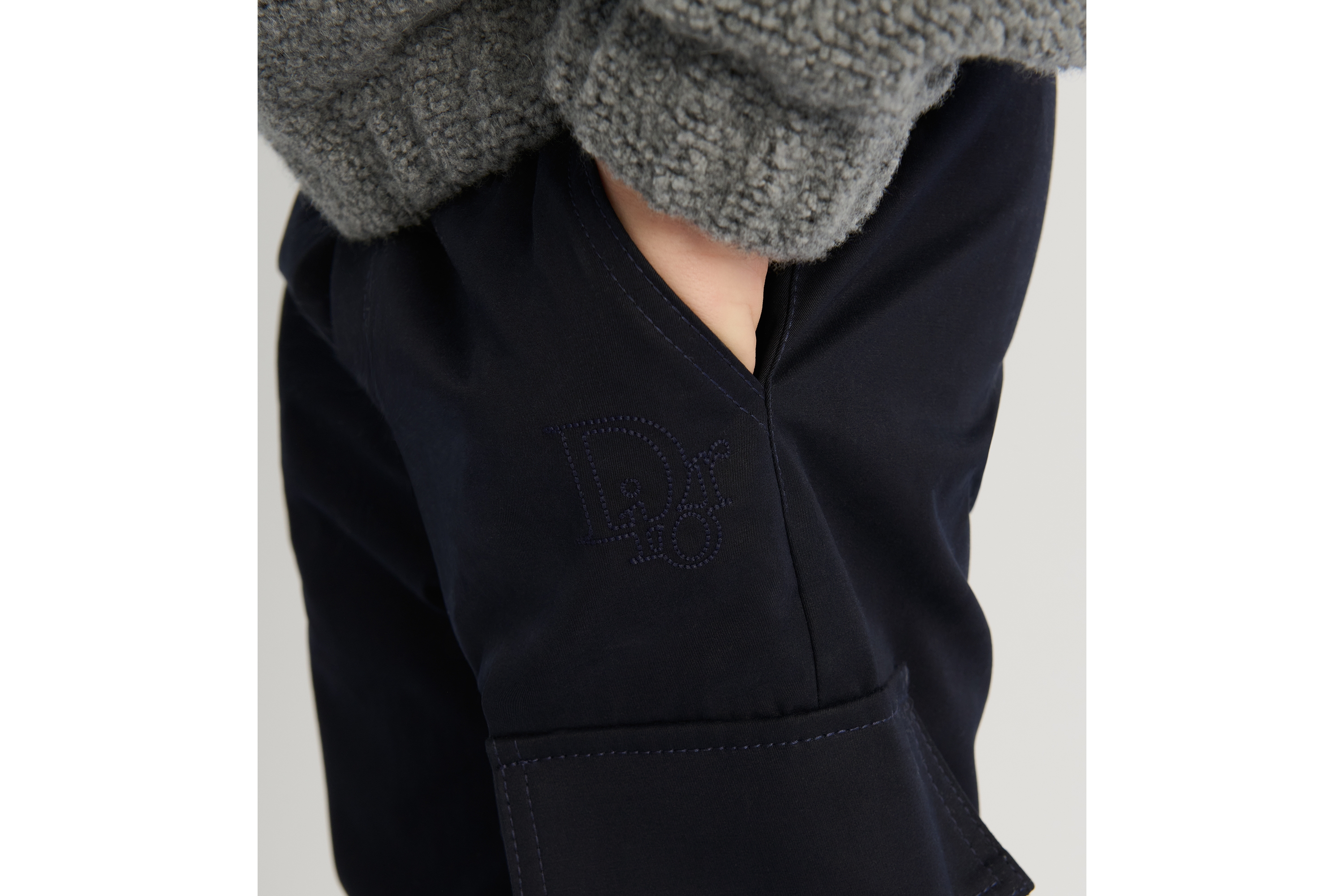 look_image_alt_prefix سروال للأطفال غبردين قطني باللون الأسود E06