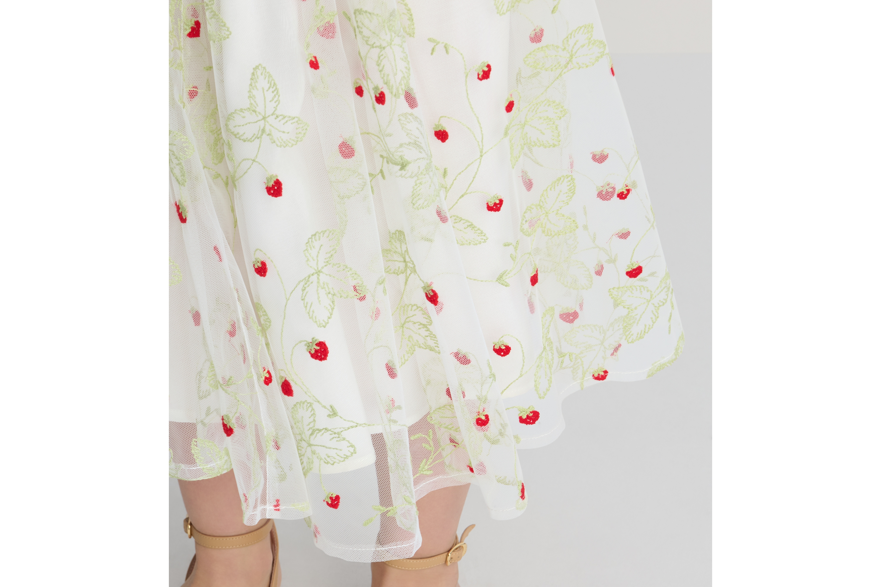 Look Kids' Long Skirt Ivory Tulle Embroidered with Multicolor Jardin de Fraises Motif E06