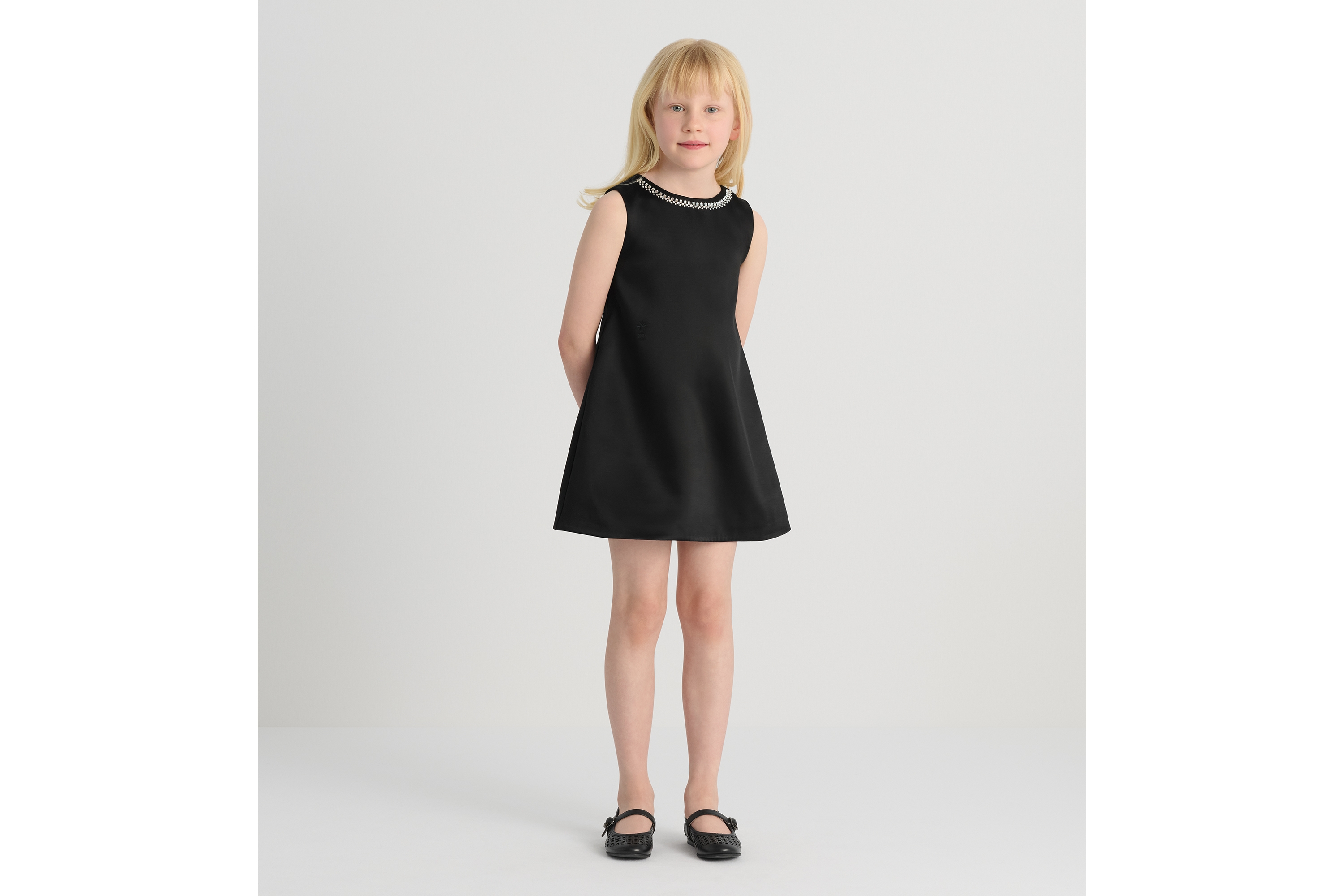look_image_alt_prefix Jurk in A-lijn voor kinderen Zwart satijn E01