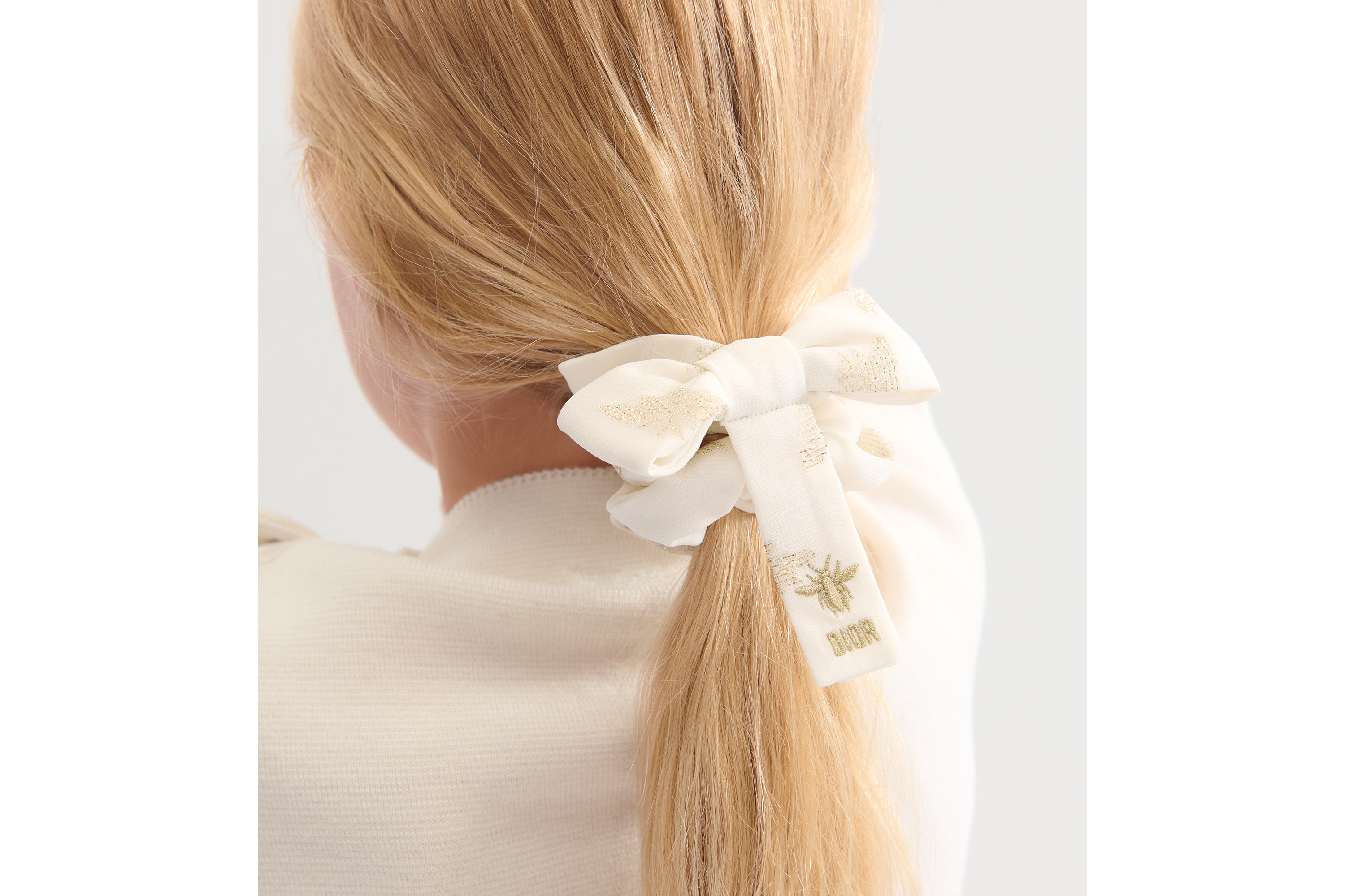 Look Élastiques à cheveux enfant Gabardine de coton rose pâle, crêpe rose pâle à paillettes dorées, mousseline ivoire jacquard abeilles doré E26