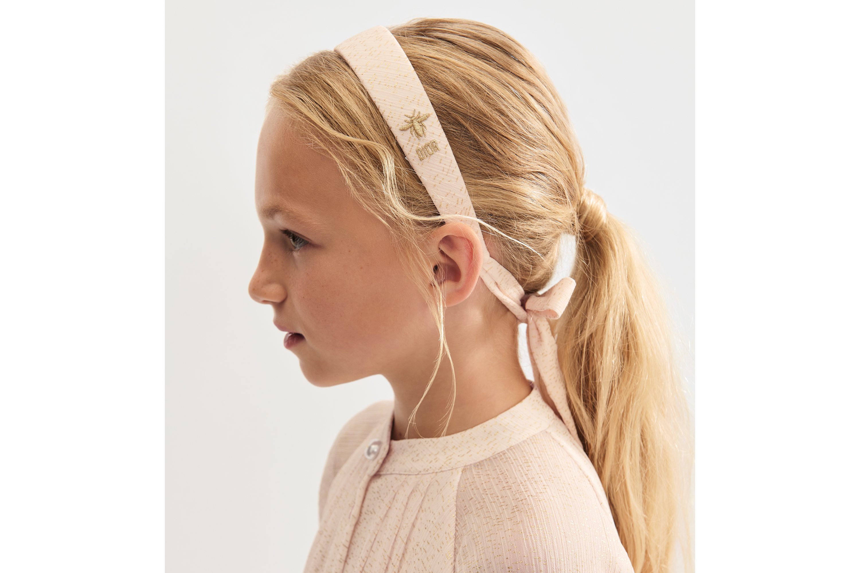 look_image_alt_prefix Haarband voor kinderen Vaalroze crêpe met goudkleurige pailletten E26