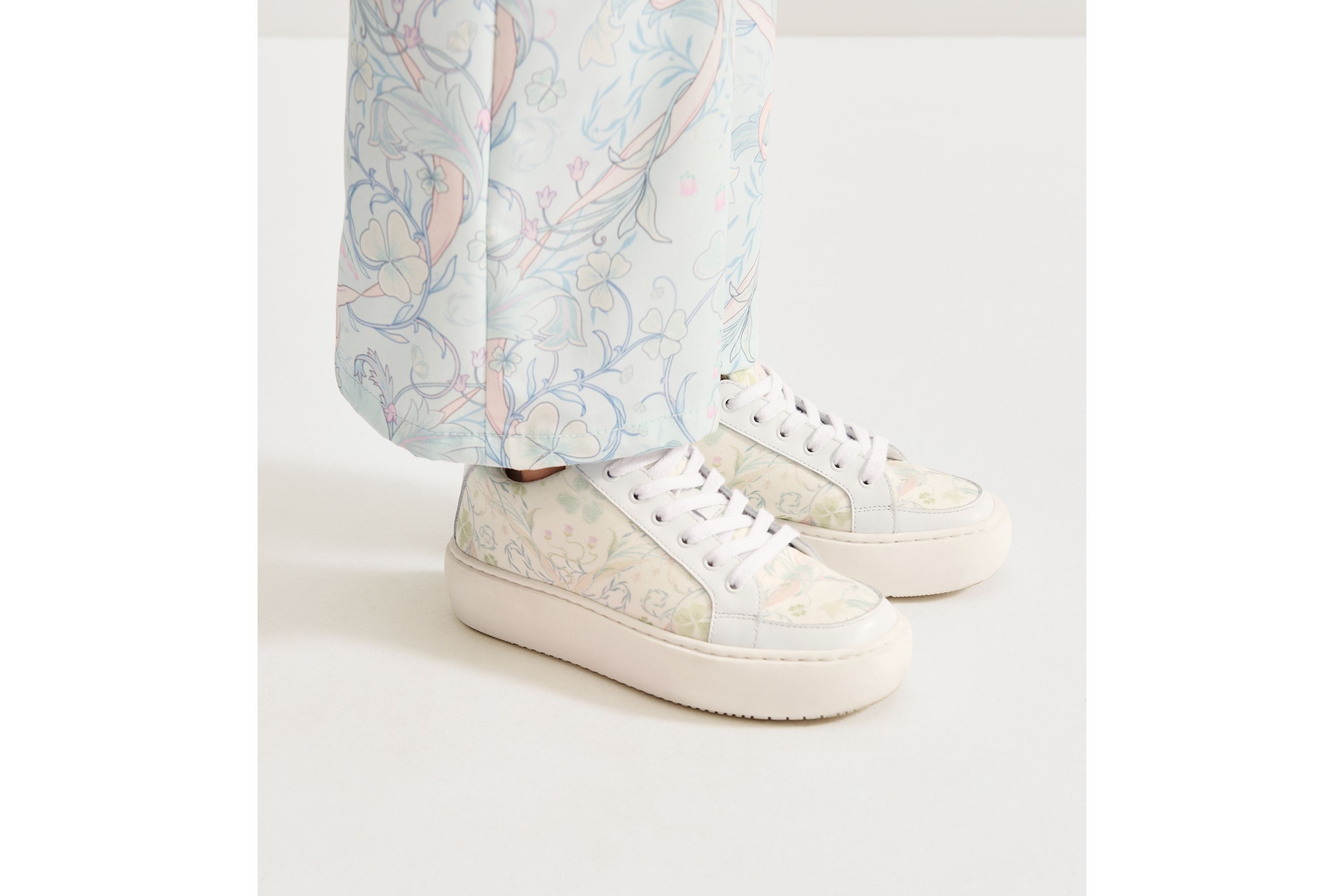 Look Kids' Low-Top Sneaker Ivory Cotton Canvas with Pastel Seasonal Motif and White Calfskin E24