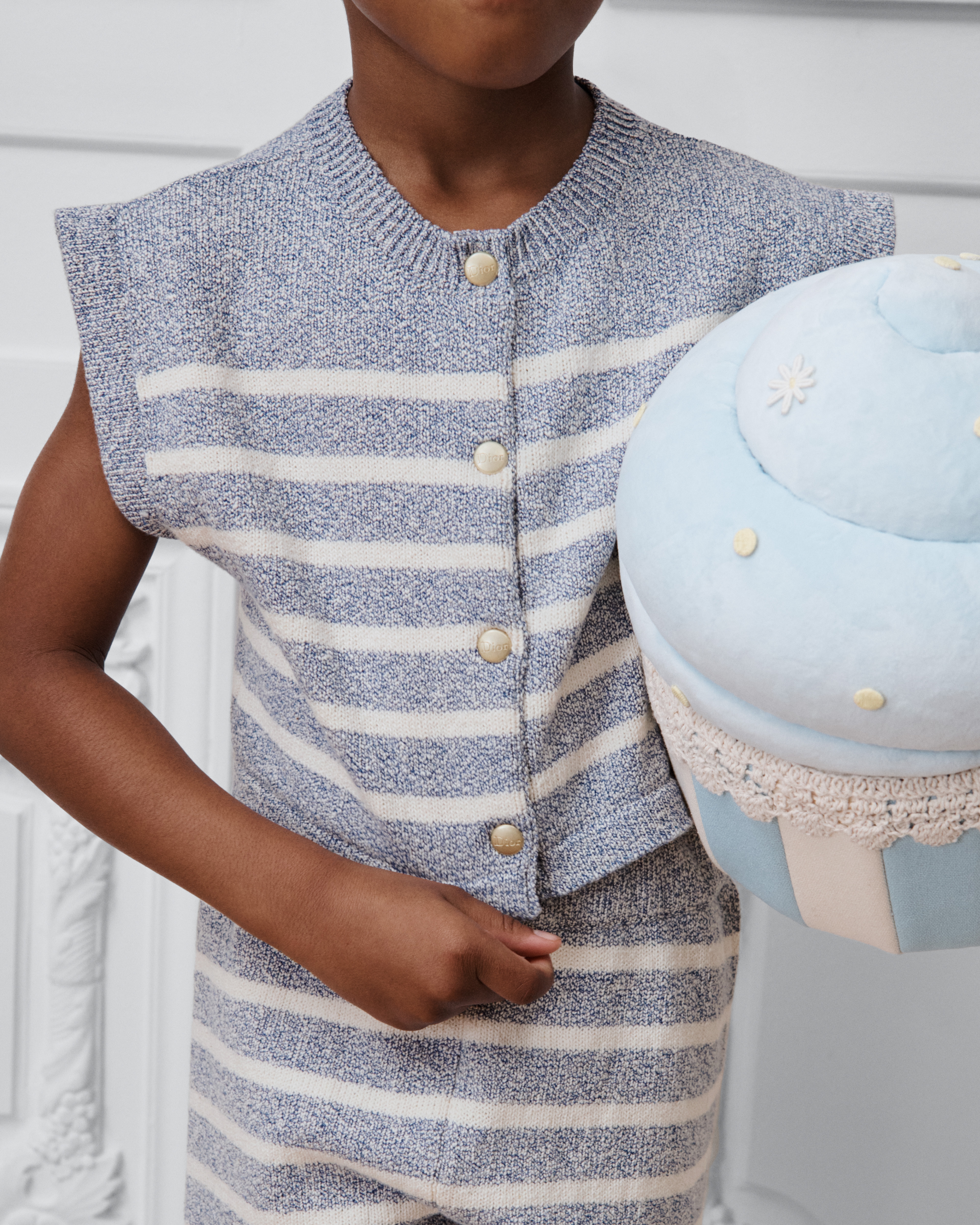 Gilet per bambini Maglia di cotone blu a strisce avorio E09