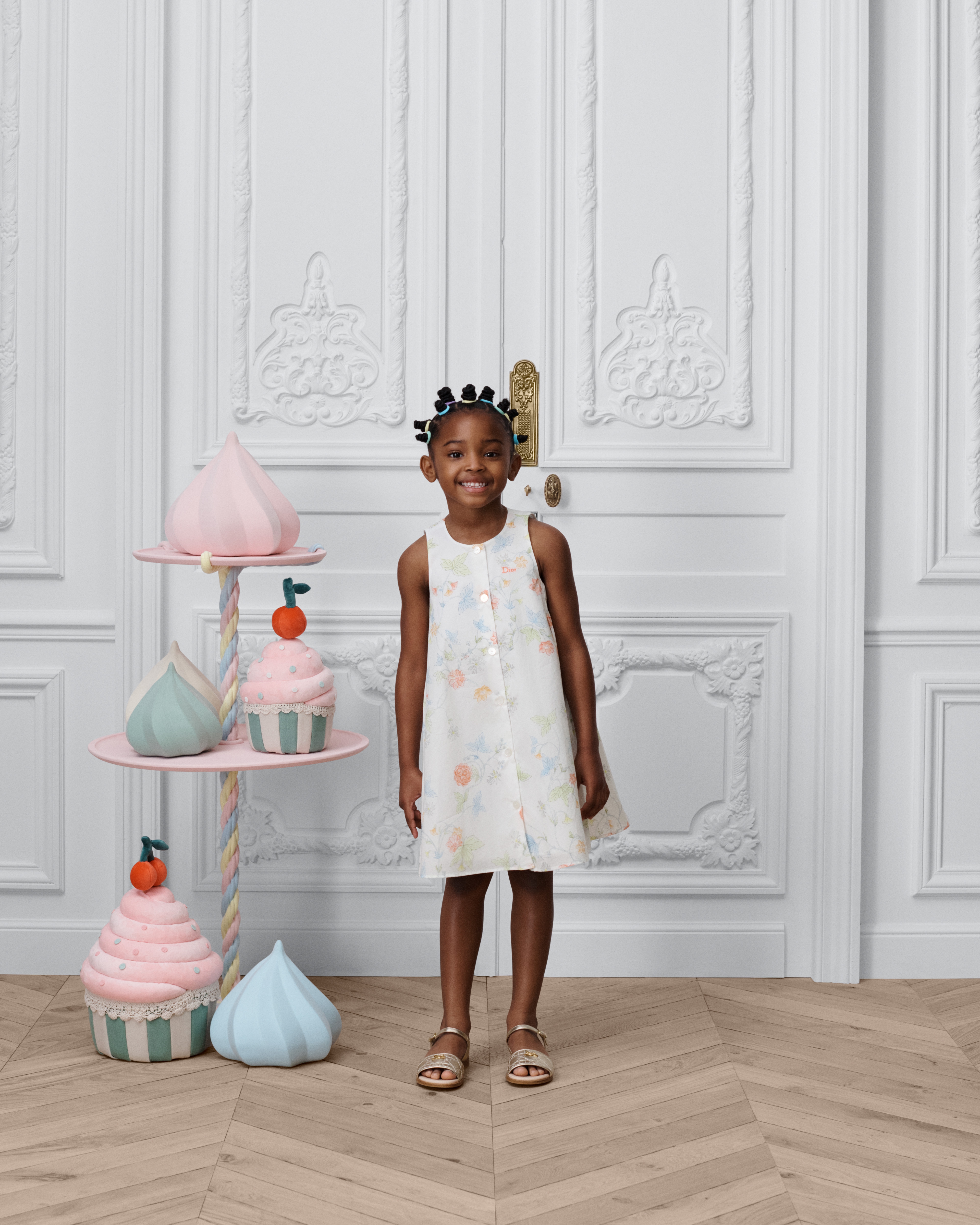 Vestido acampanado infantil Popelina de algodón marfil con motivo floral de temporada multicolor E07