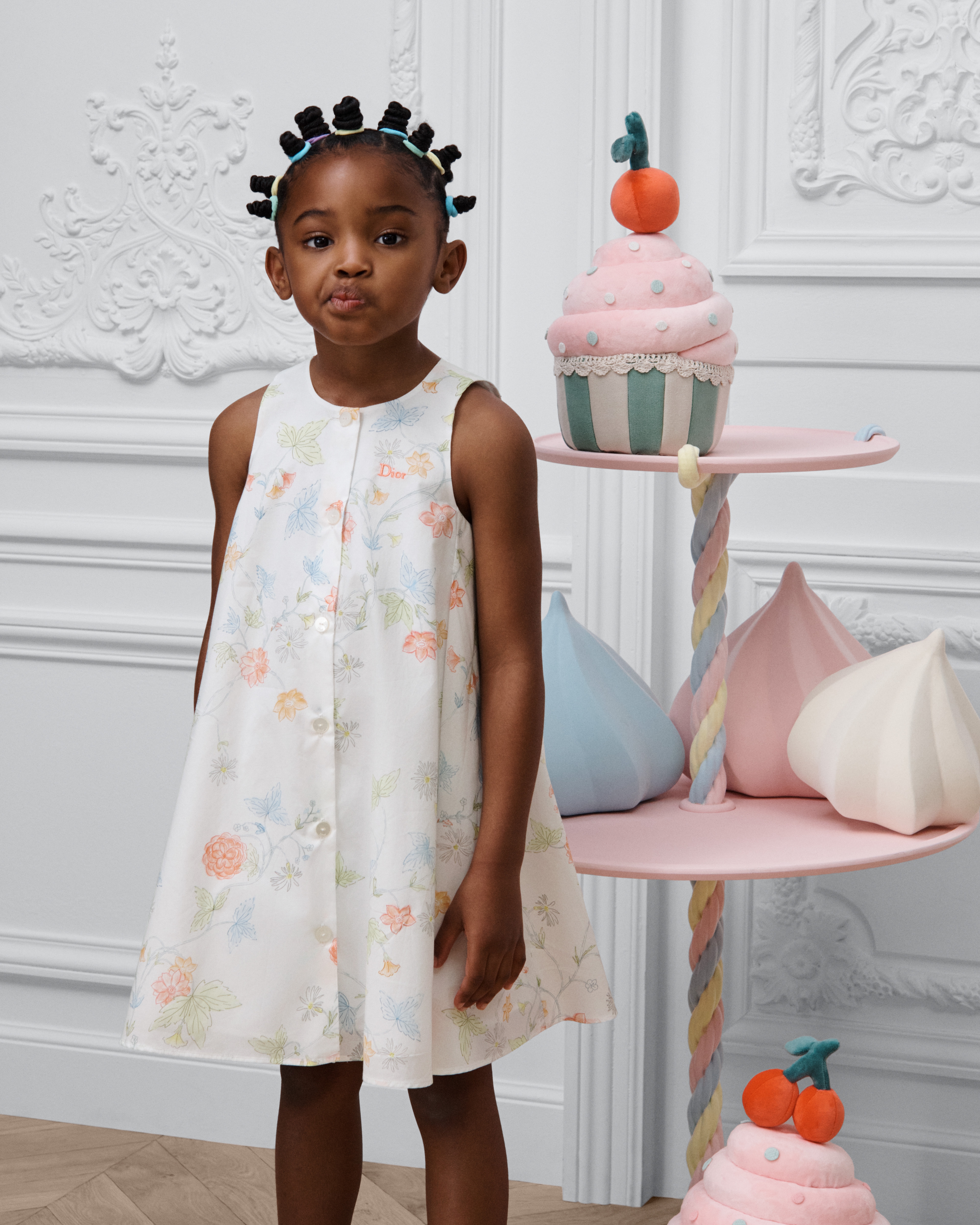 Vestido acampanado infantil Popelina de algodón marfil con motivo floral de temporada multicolor E08