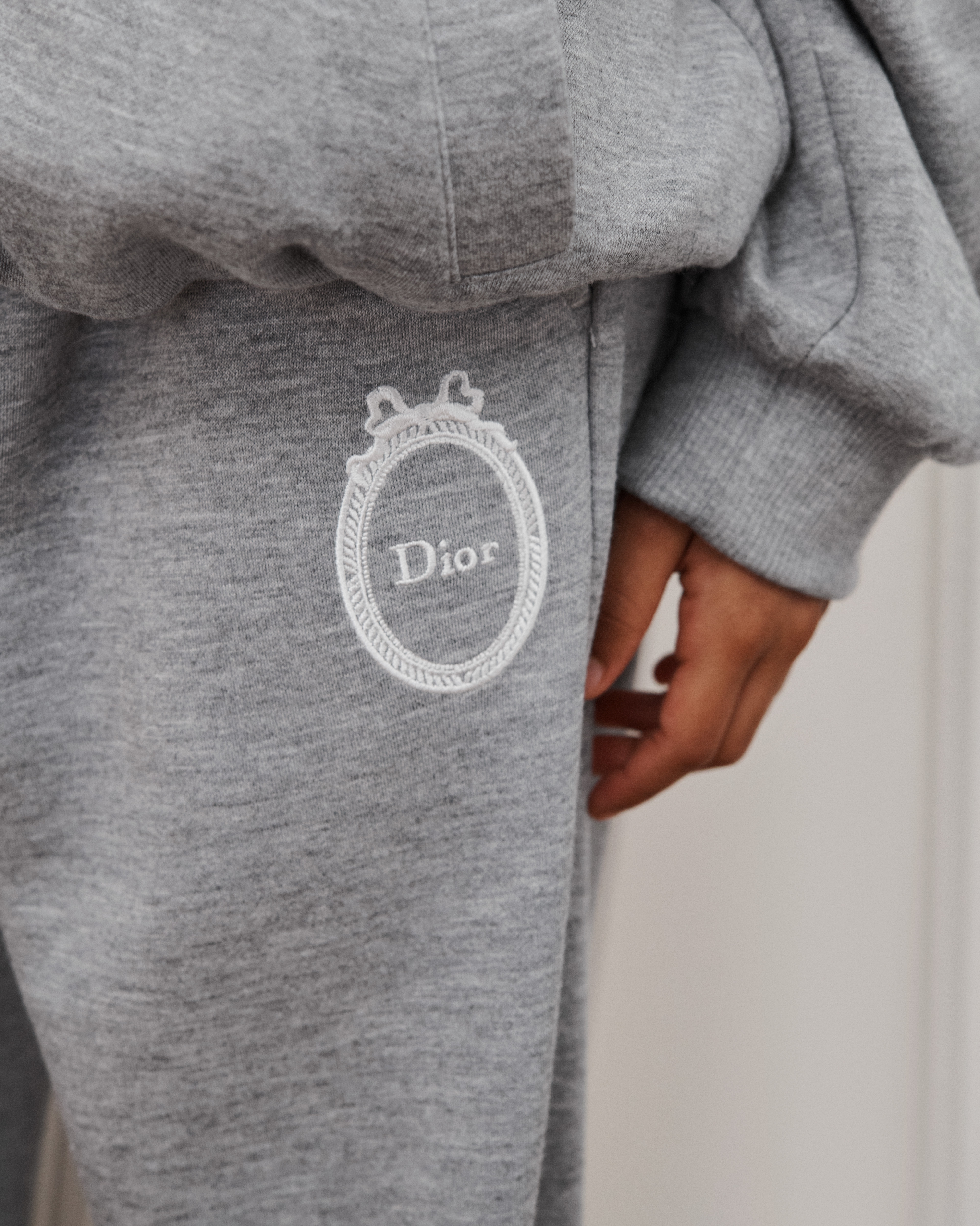Pantaloni sportivi per bambine Modal felpato grigio E15