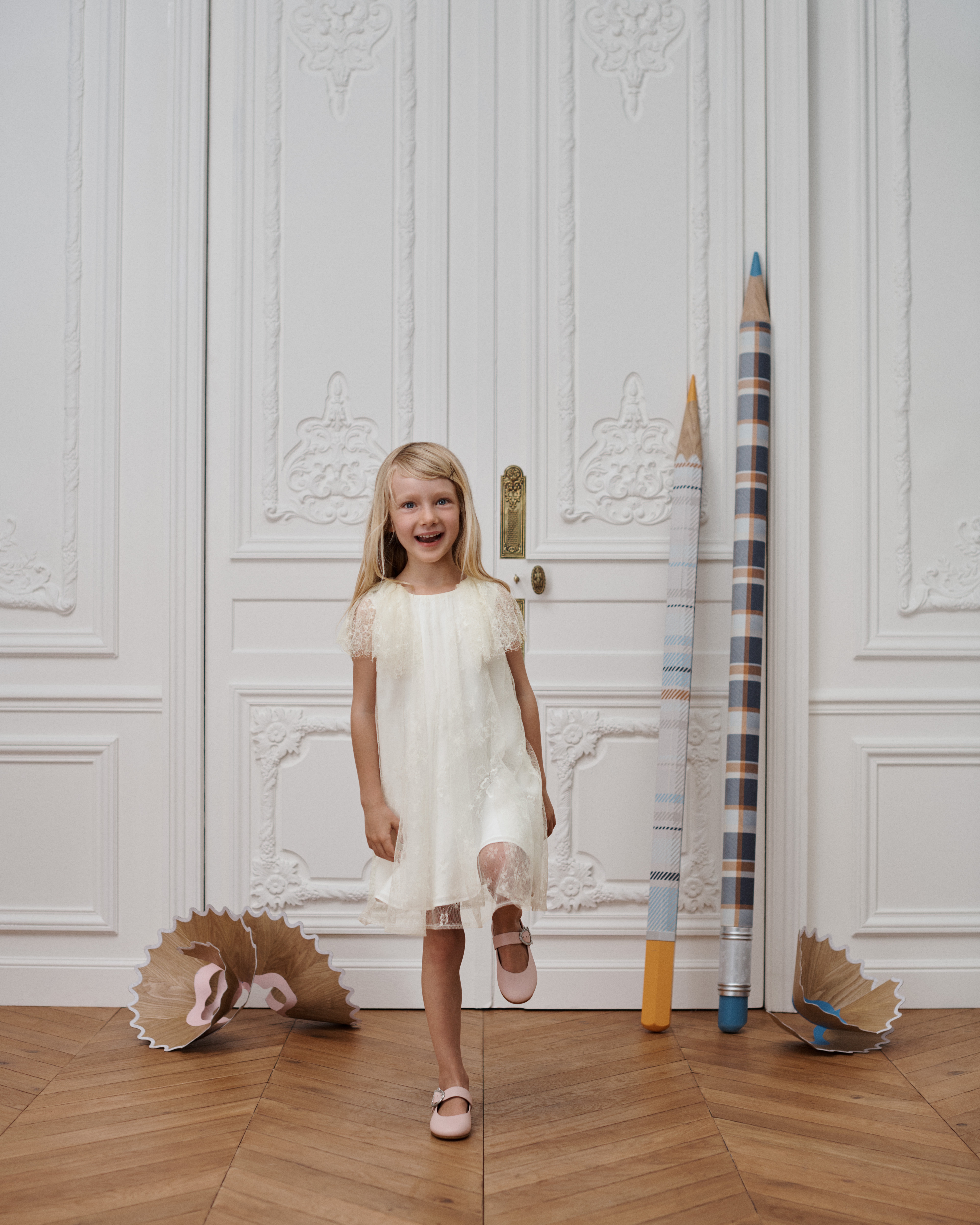 Ausgestelltes Kleid für Kinder