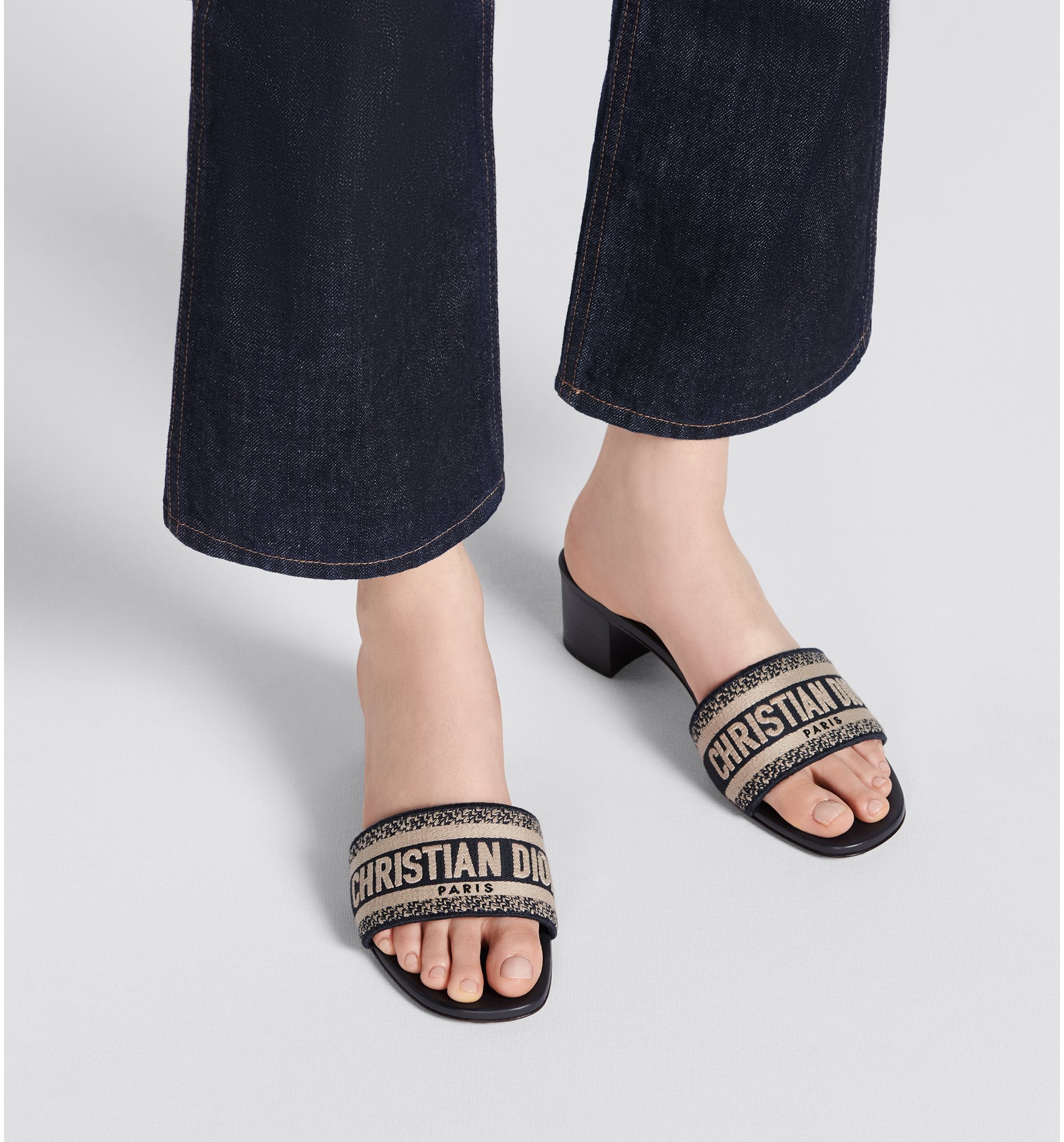 aria_look Dway Heeled Slide 