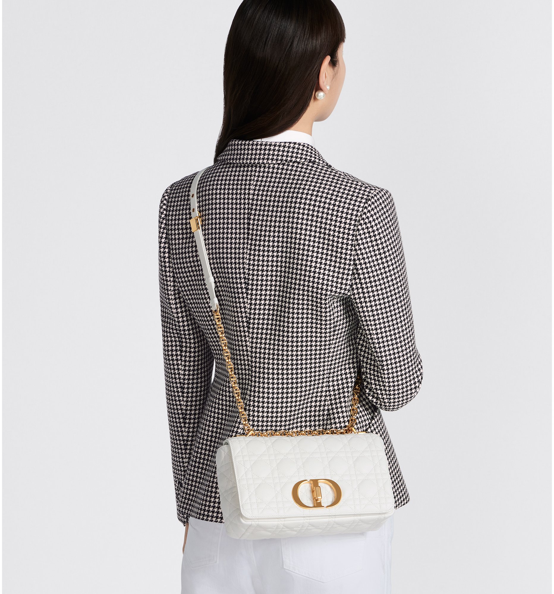 aria_look Medium Dior Caro Bag Three quarter back view