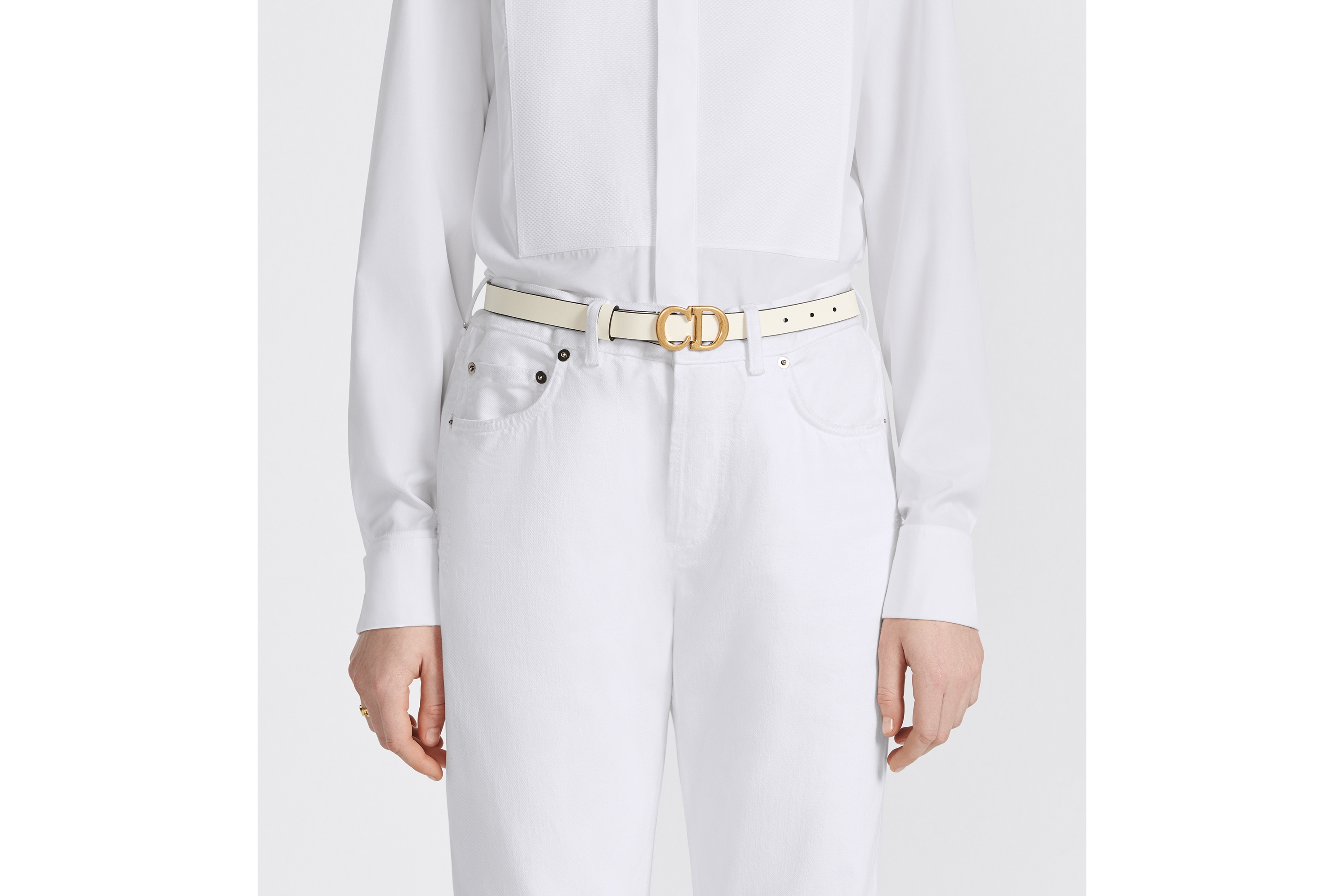 Morceau de cuir de veau grainé - BLANC CASSÉ P62 | Deco Cuir