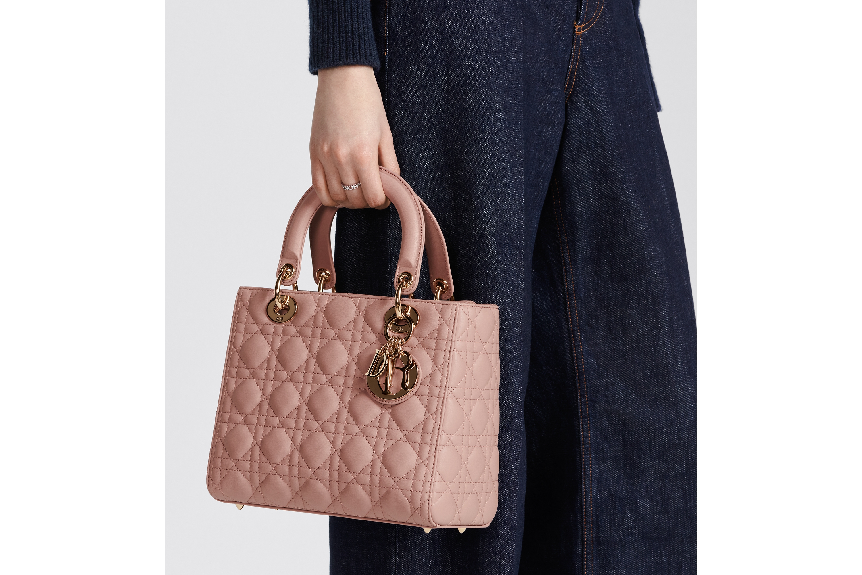 Look Medium Lady Dior Bag Blush Cannage Lambskin E14