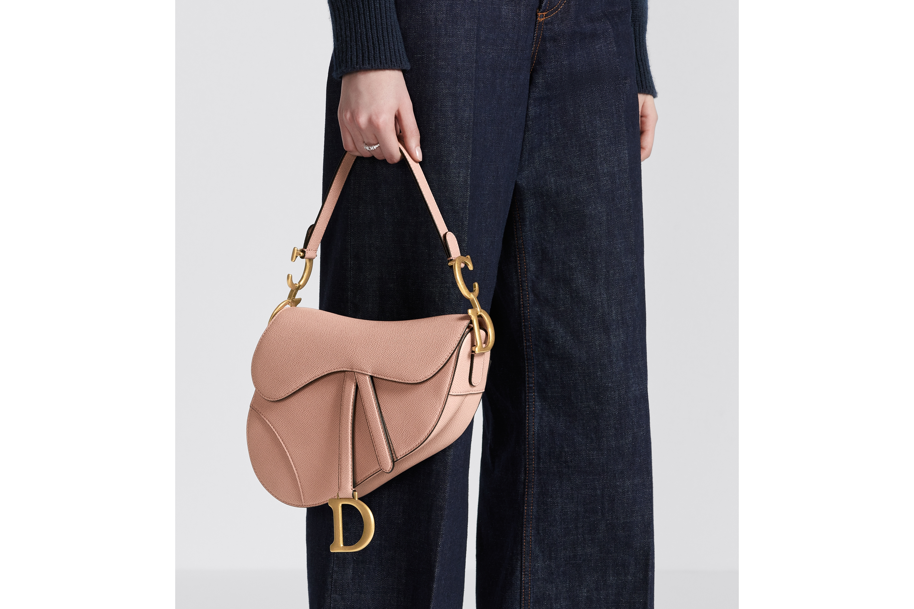 look_image_alt_prefix Saddle-tas met schouderband Blush generfd kalfsleer E14