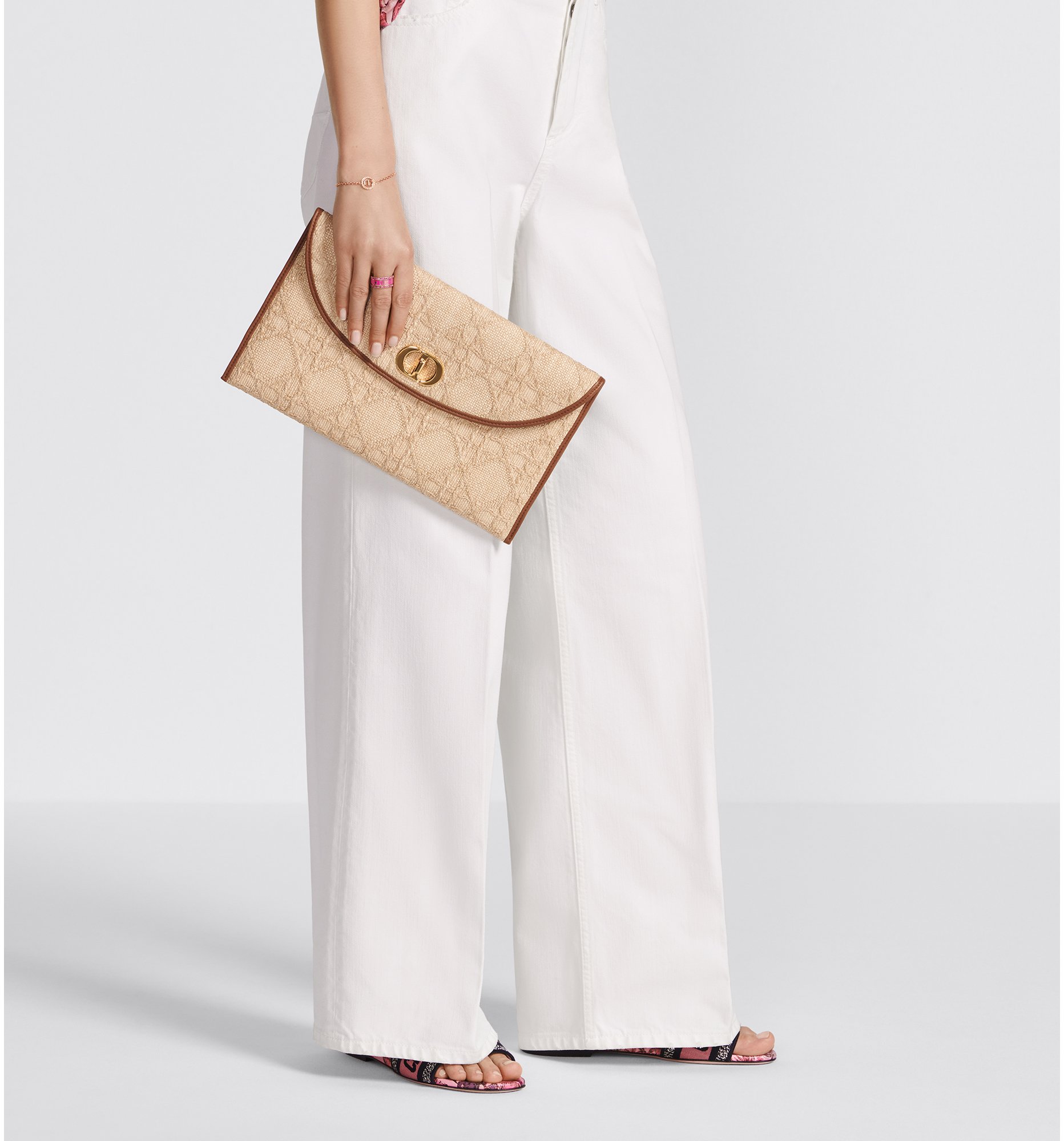 30 Montaigne Avenue Pouch with Flap Beige Cannage Raffia | DIOR