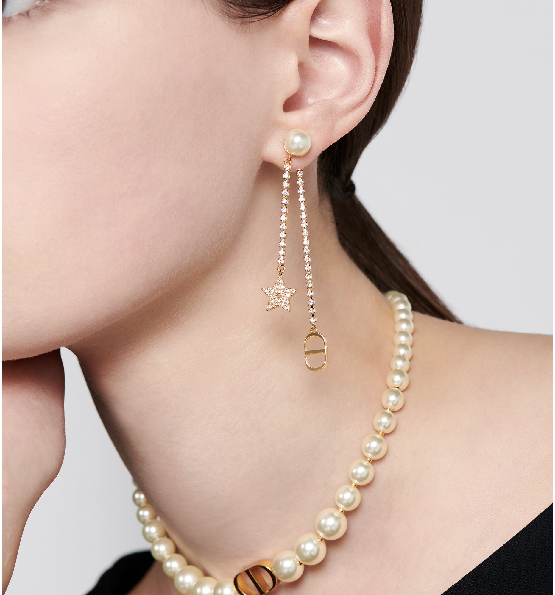 Dior pearl drop earrings hotsell