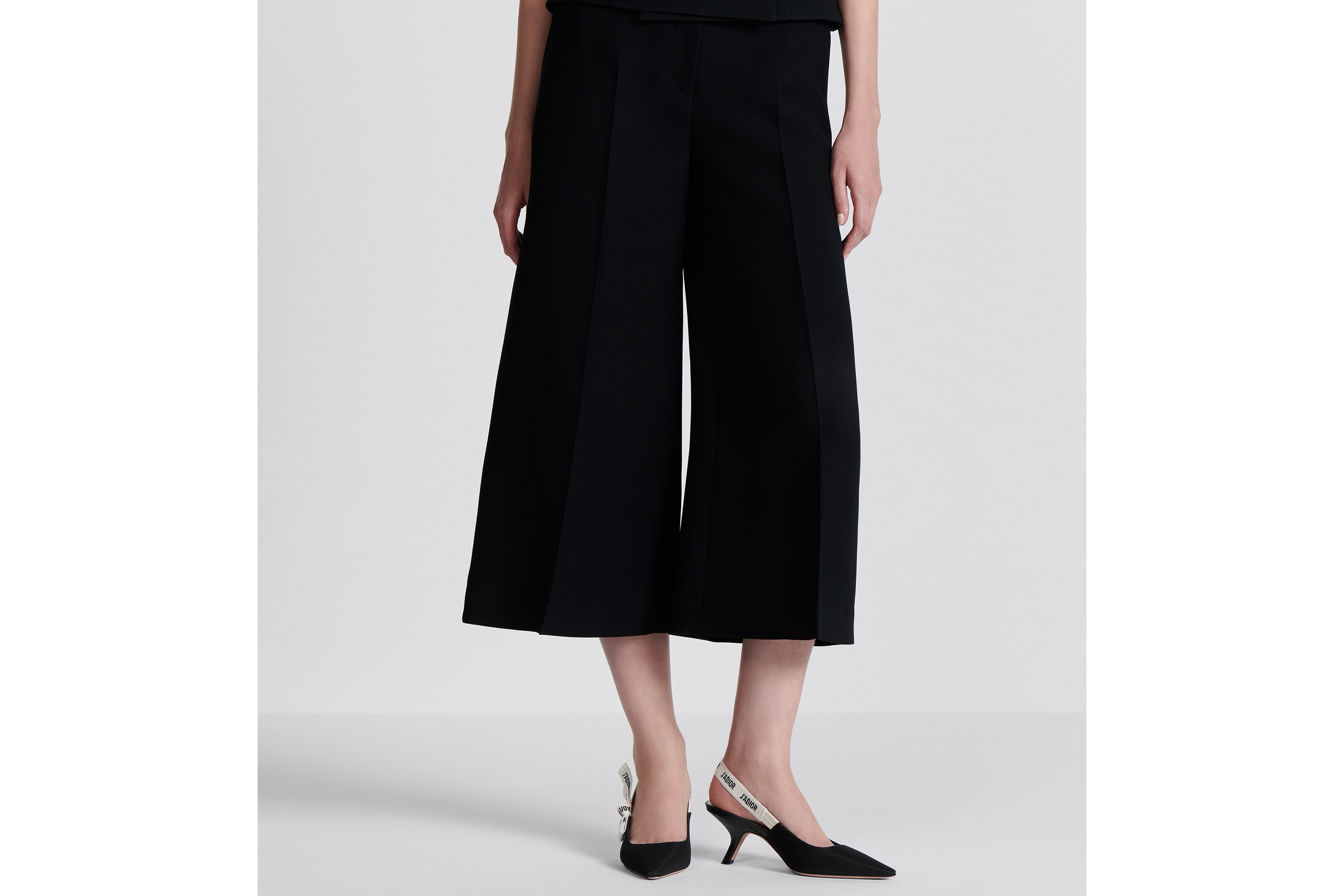 Look Cropped Pants Black Wool and Silk E15