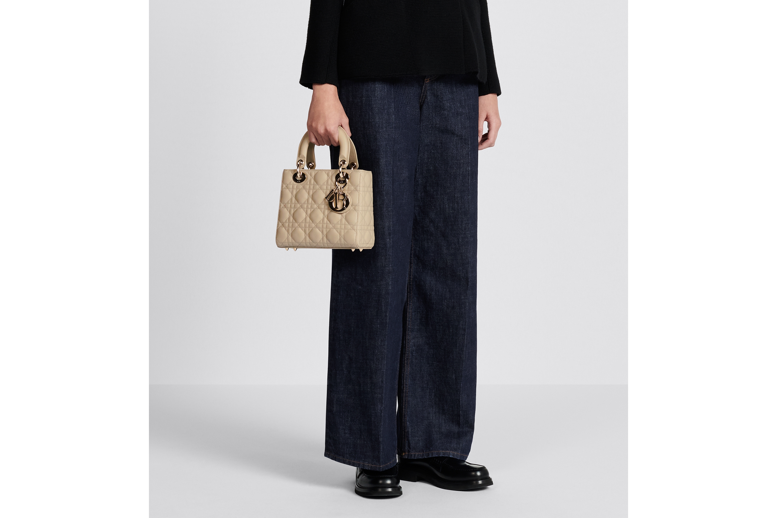 look_image_alt_prefix Bolsa Lady Dior My ABCDior pequena Pele de cordeiro Cannage bege-areia E15