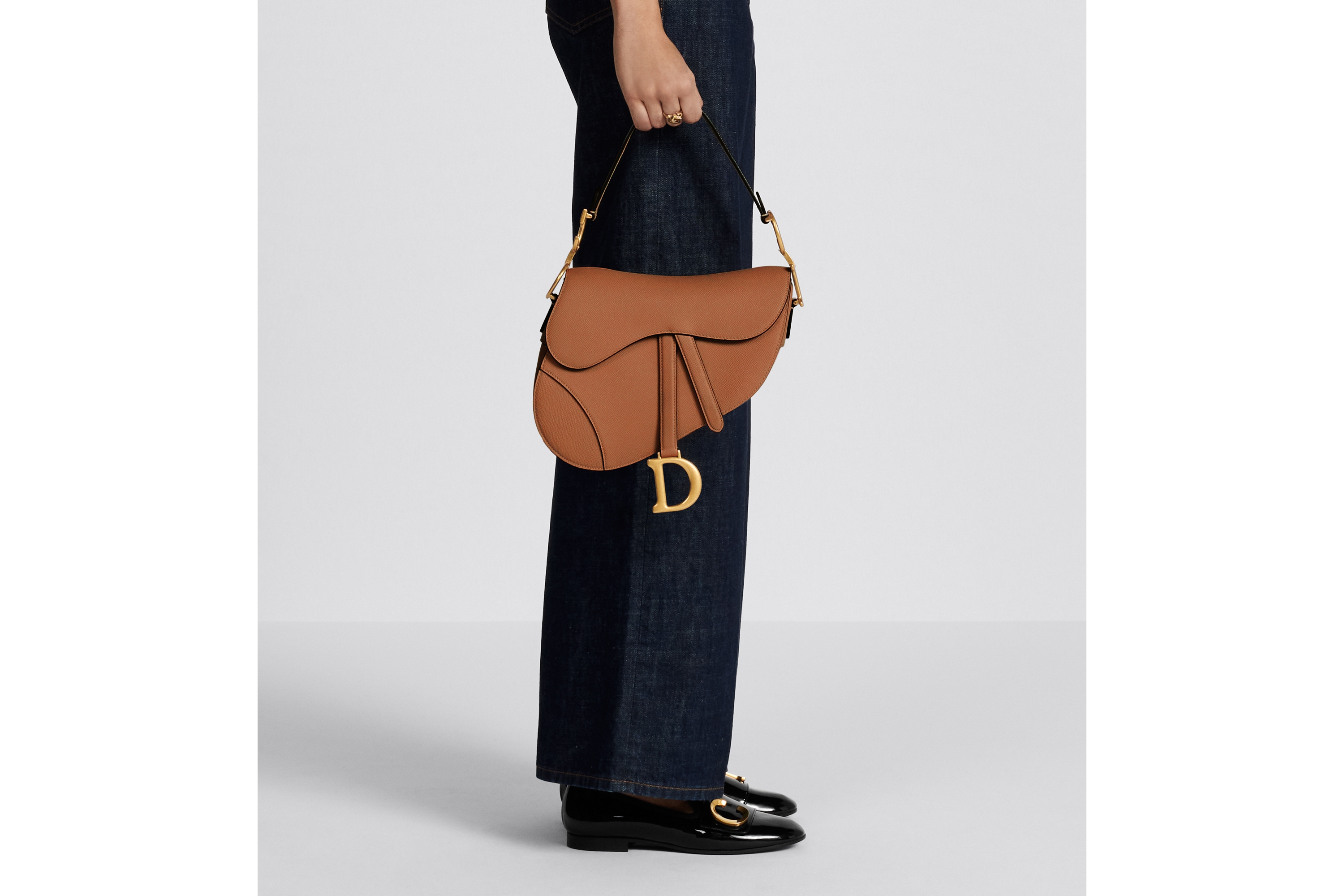 Sac Saddle à bandoulière Cuir de veau grainé couleur Golden Saddle E15