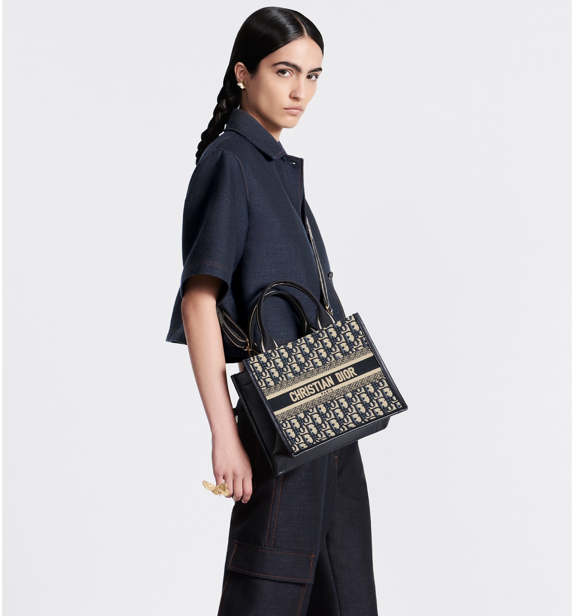 Book tote bag dior store