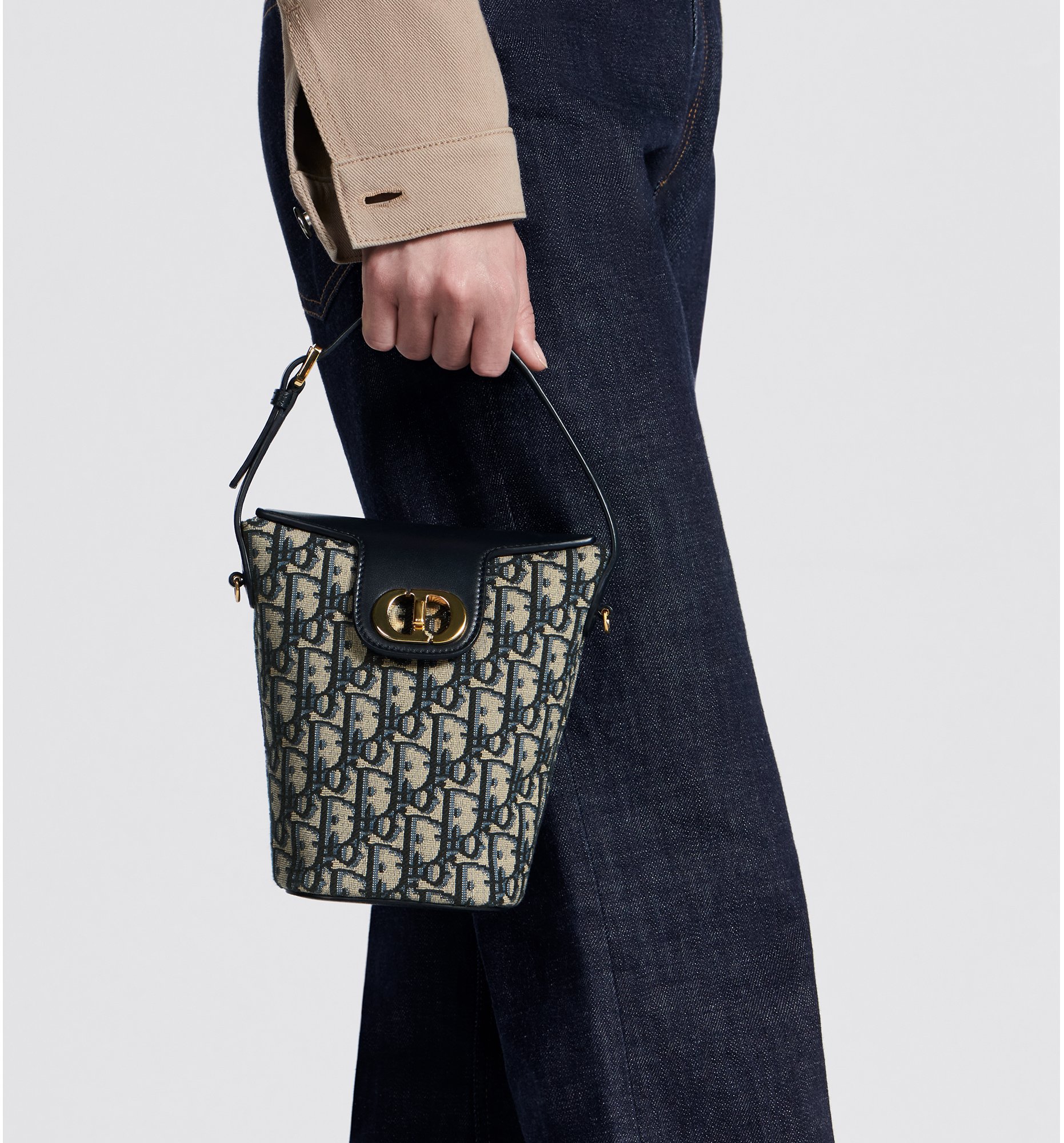 30 Montaigne Dior Amber Mini Bucket Bag Blue Dior Oblique Jacquard and Calfskin DIOR