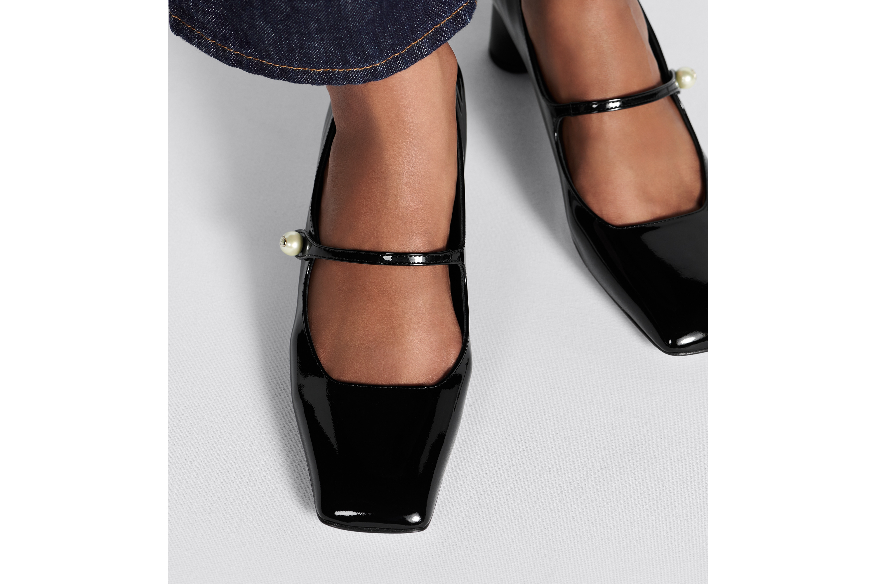 Jolie Dior Pump Black Patent Calfskin | DIOR