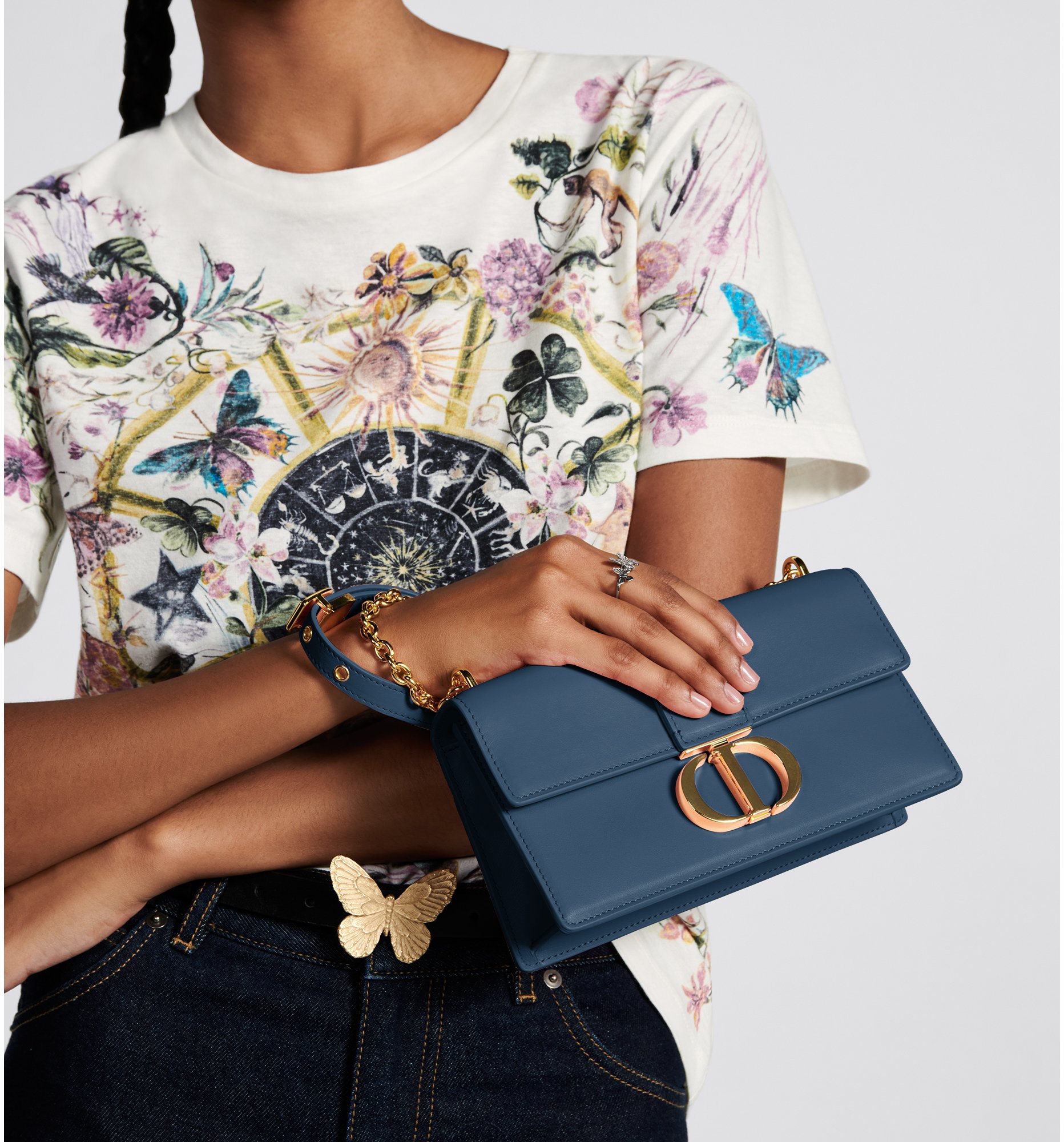 30 Montaigne East-West Bag with Chain Pastel Midnight Blue 
