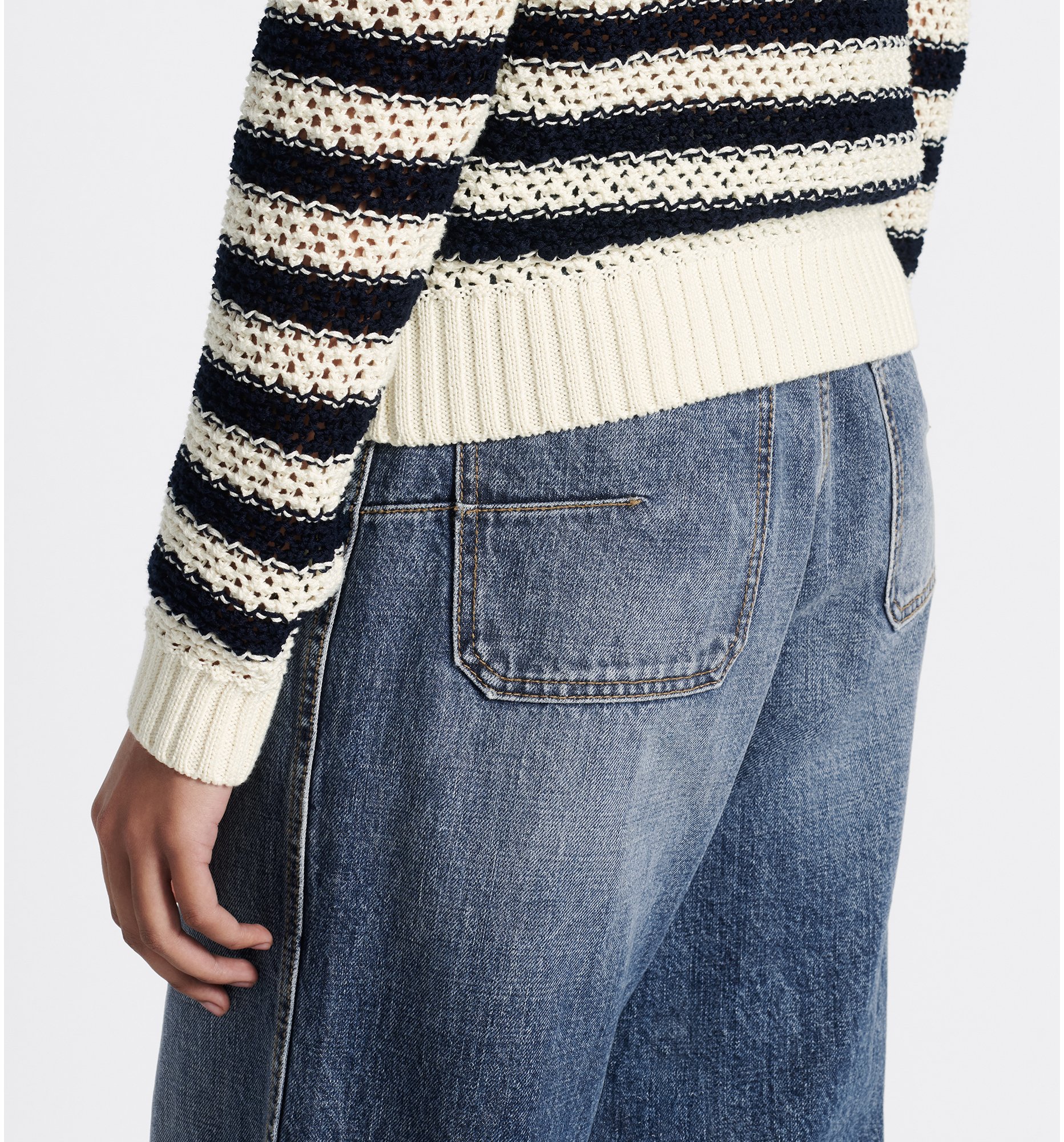 aria_look Dior 8 Flared Jeans, D04 Detailed view