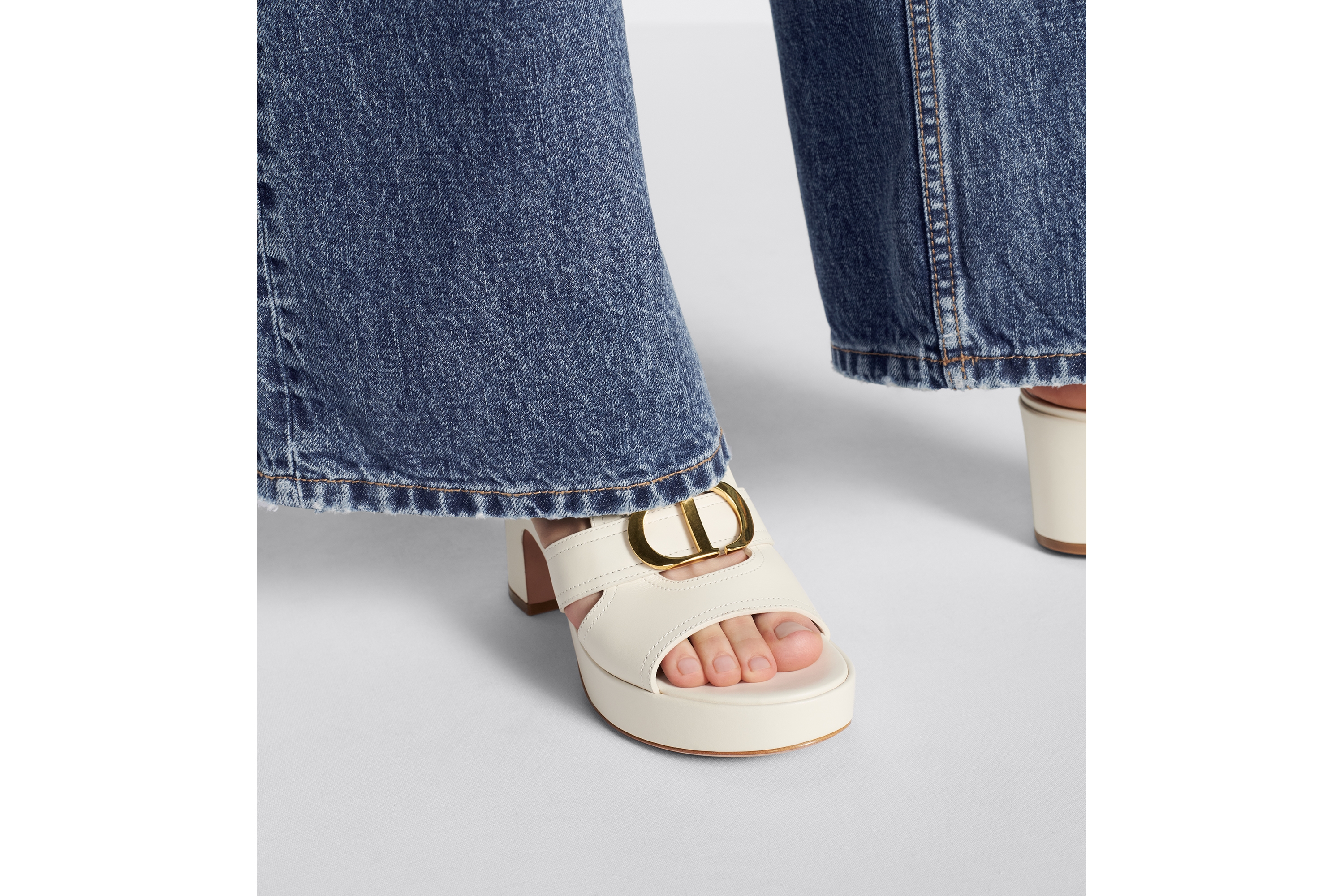 30 Montaigne Platform Slide