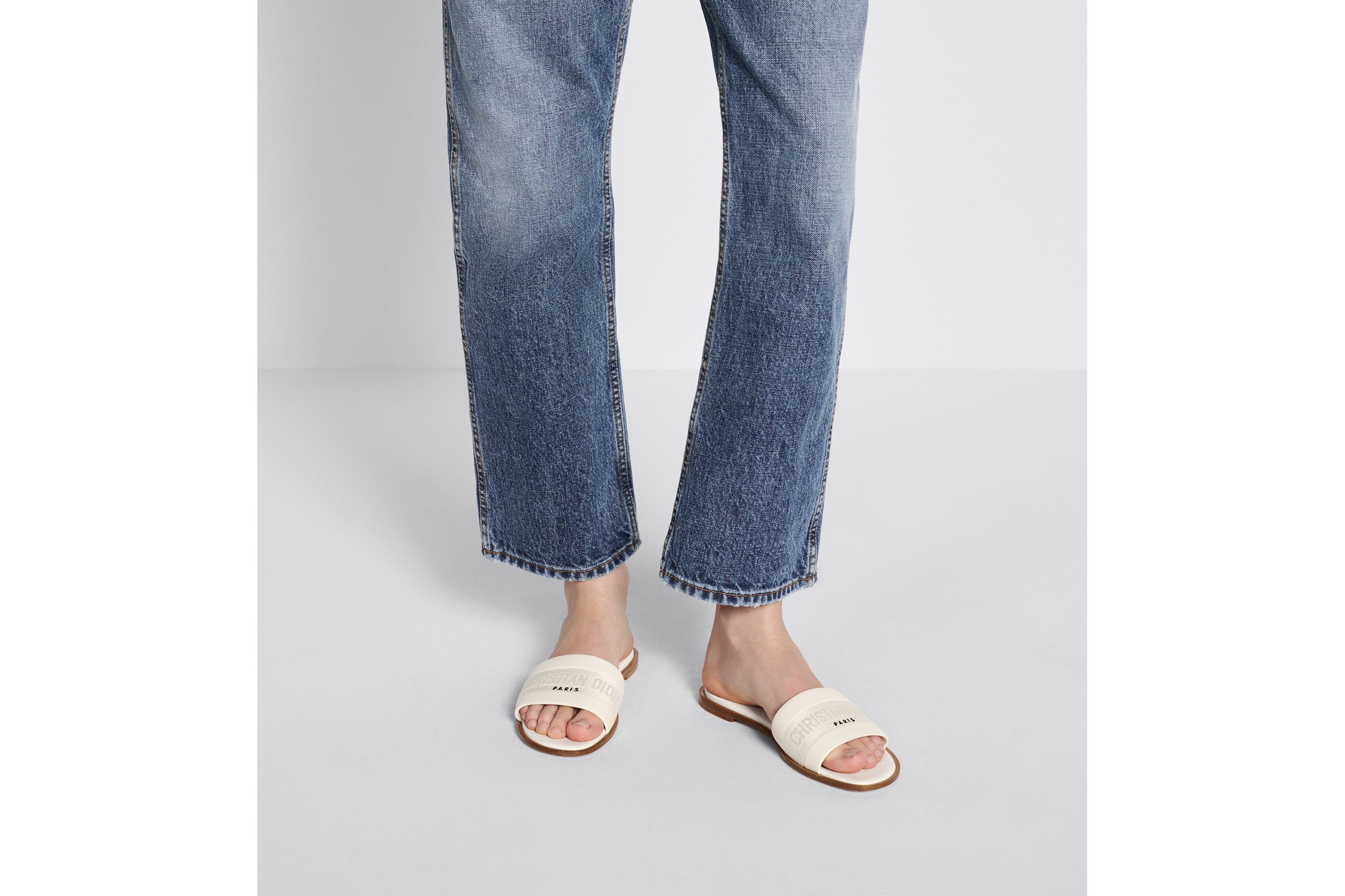 Look Dway Slide White Calfskin and Embroidered Cotton E14