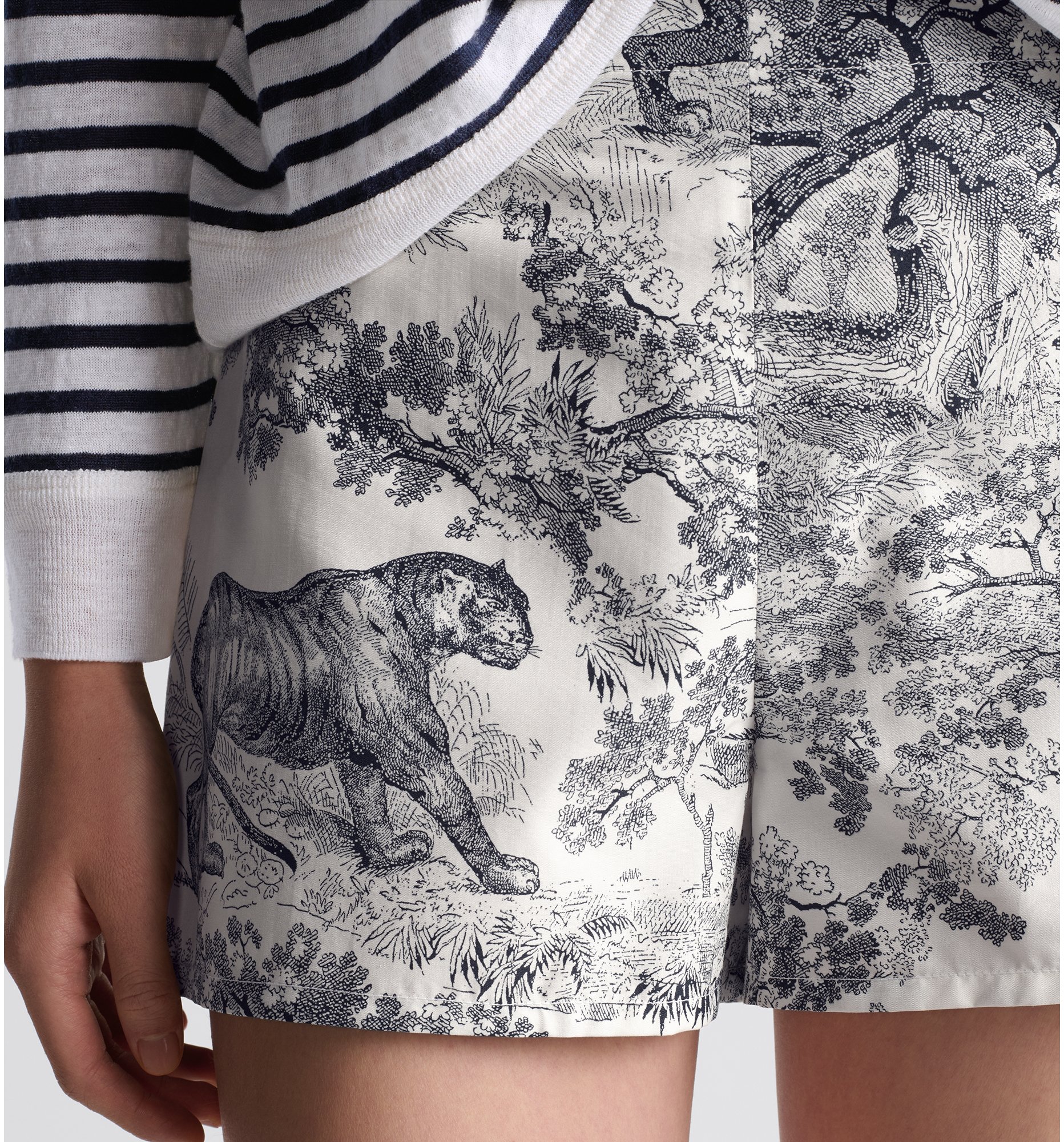 aria_look Dioriviera Shorts
