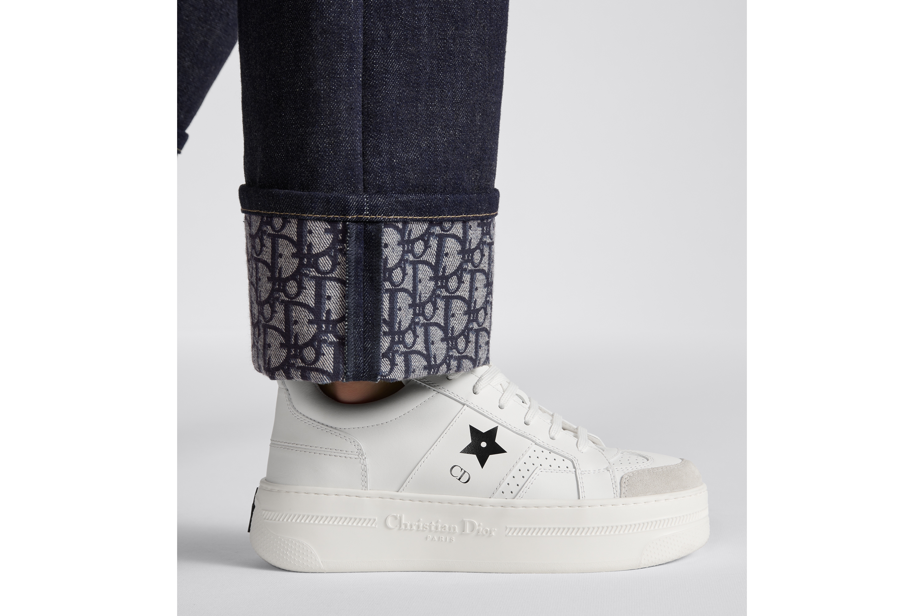 look_image_alt_prefix Dior Star Sneaker mit Plateausohle Kalbsleder und Kalbsveloursleder in Weiß E15