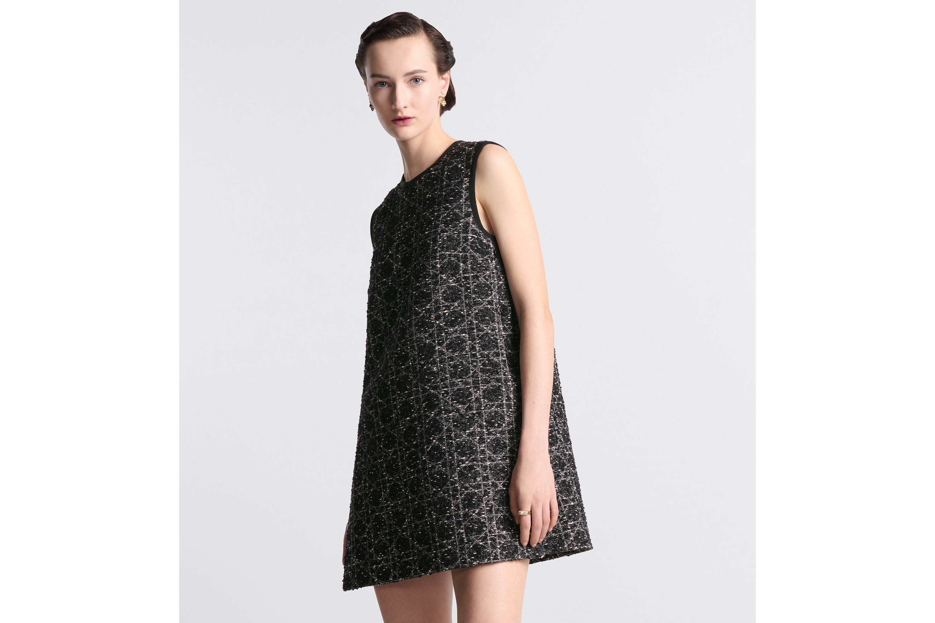 Look Tunique sans manches Macrocannage Tweed de coton mélangé noir et blanc E05