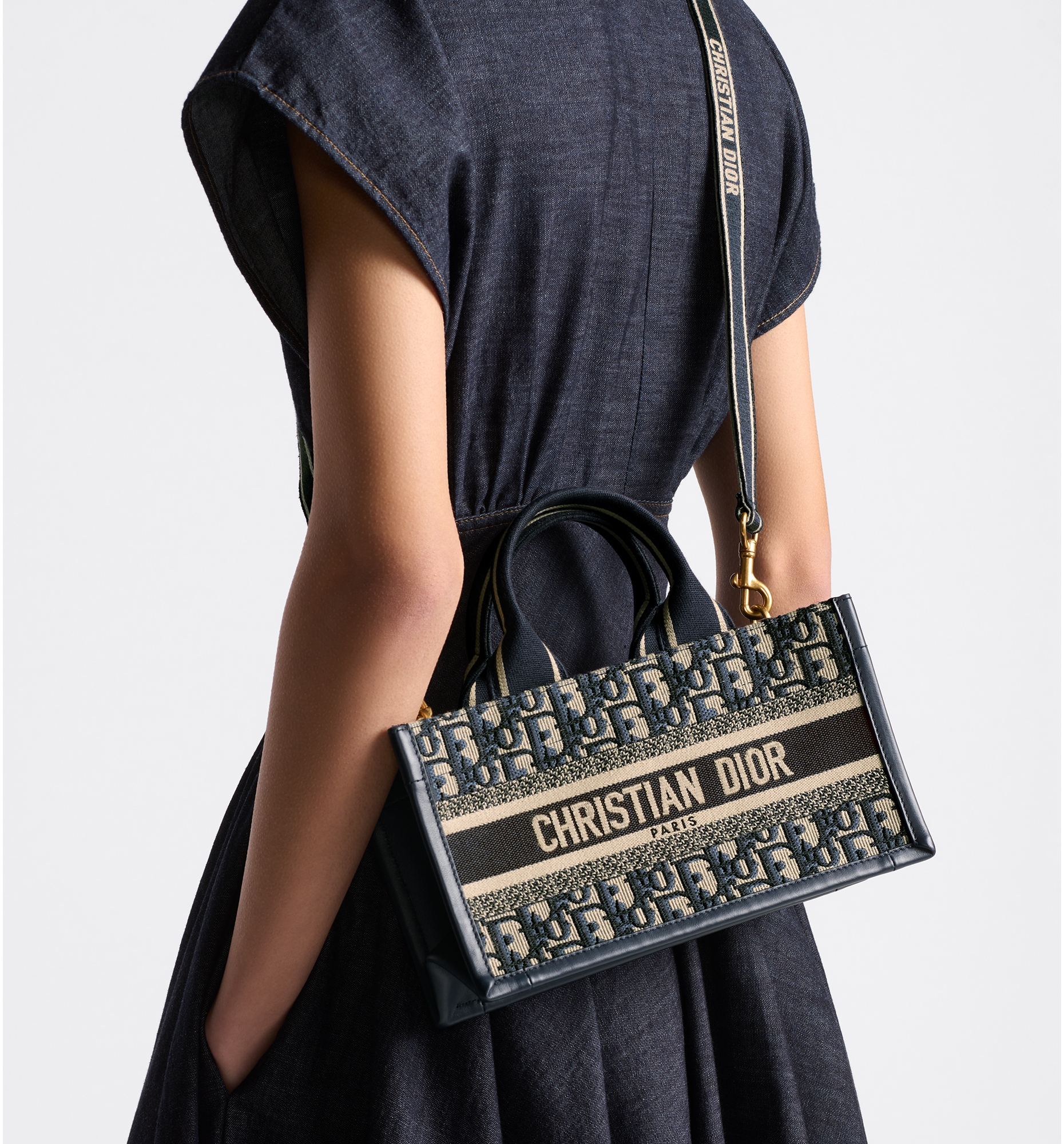 Dior Book Tote East West Dior Oblique 27 x 14 x 10 DIOR