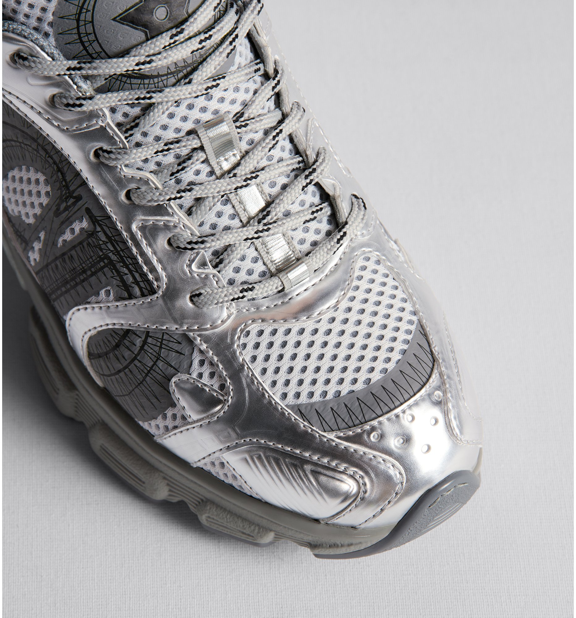 DIOR Chrono Sneaker Gray Mesh With Silver Tone Laminated Leather Effect Panels Size 36 Women