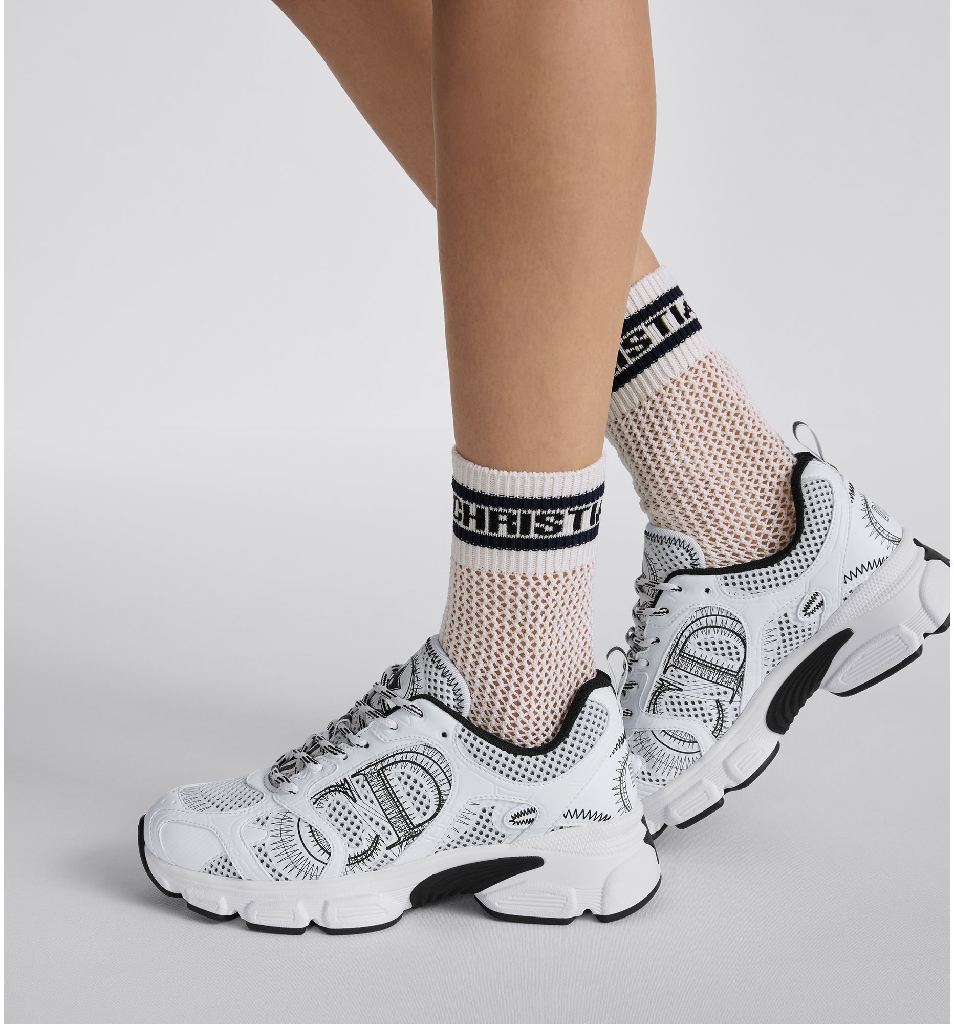aria_look Dior Chrono Sneaker