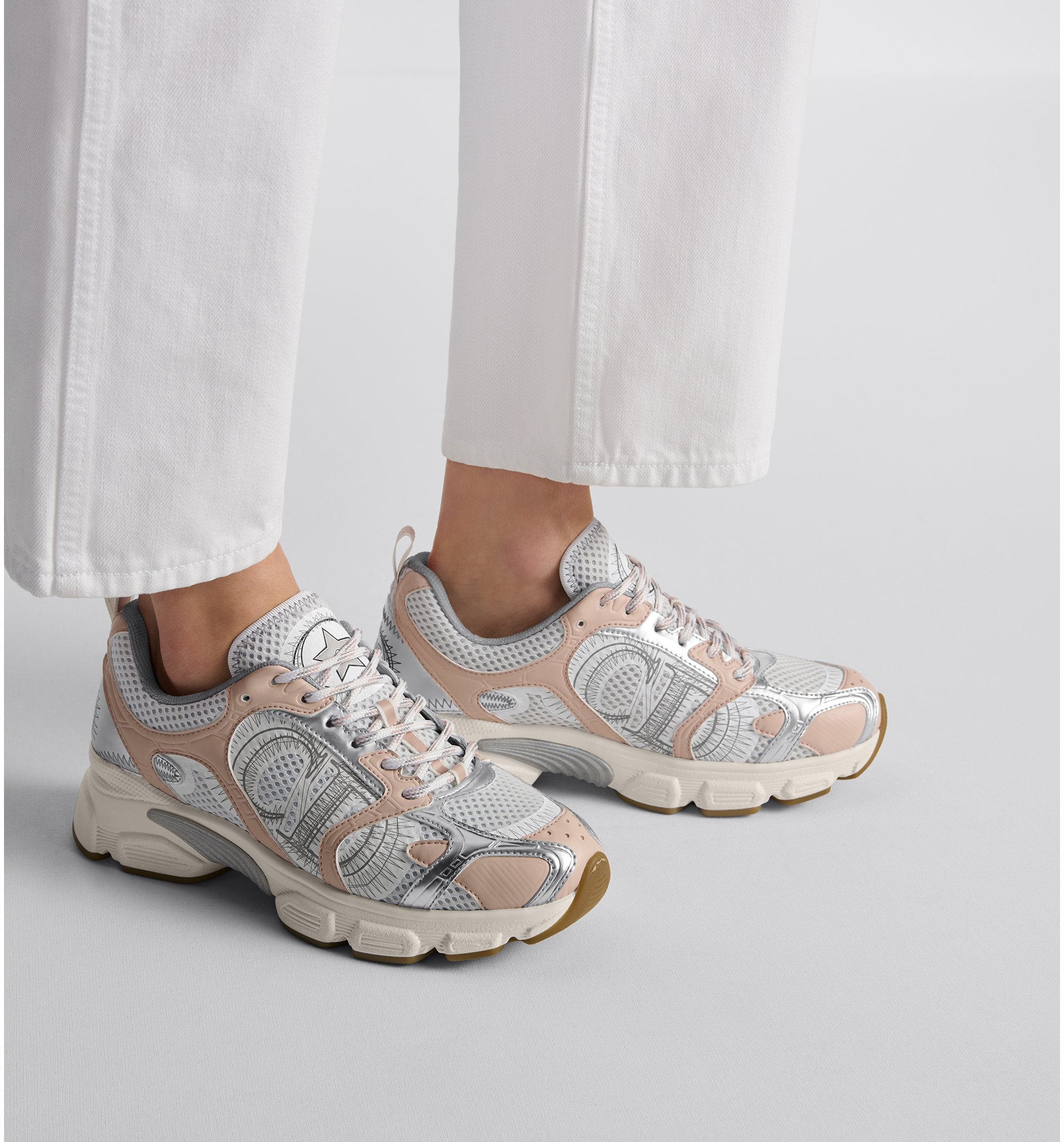 aria_look Dior Chrono Sneaker
