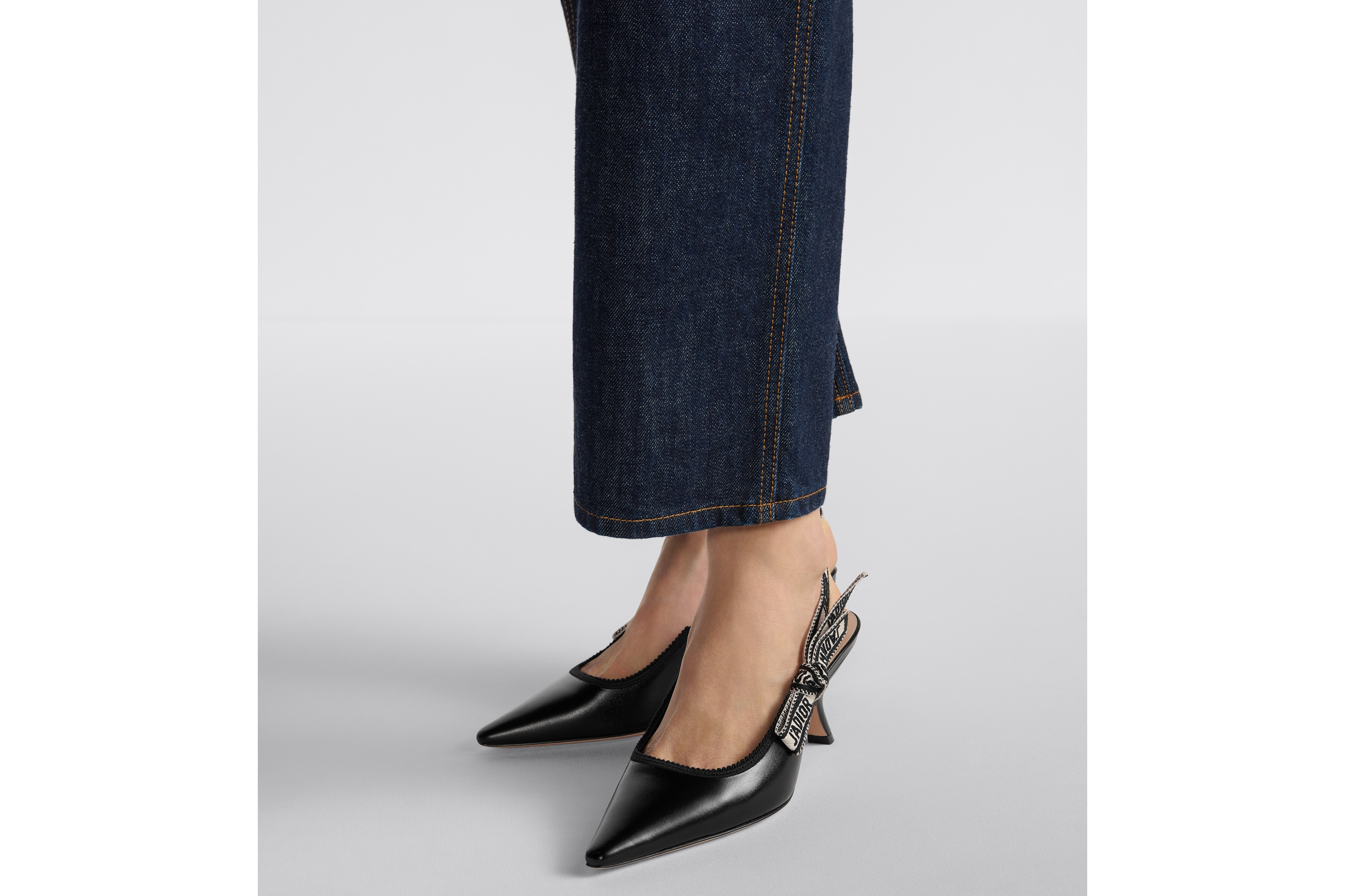 Look Escarpin slingback J'Adior Cuir de veau noir E14