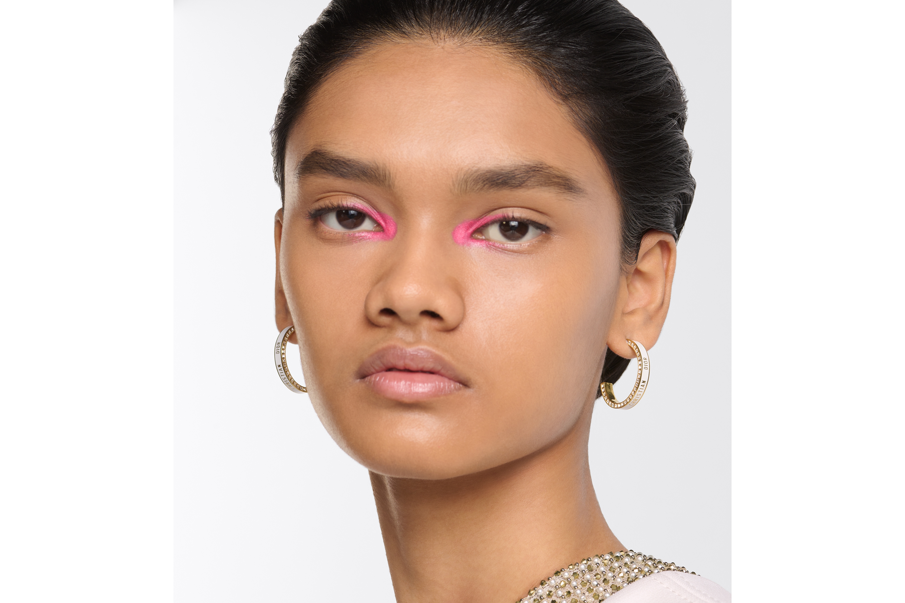Große Dior Night Code Creolen Metall mit Gold-Finish, Kristalle in Weiß ...