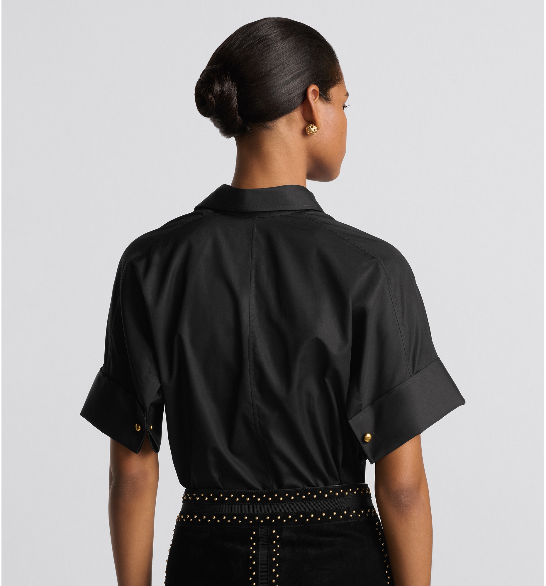 Blusa nera maniche corte sales
