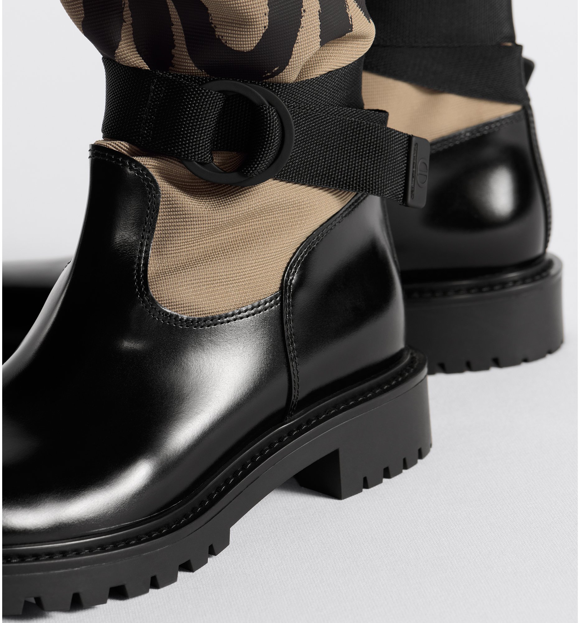 aria_look D-Major Boot
