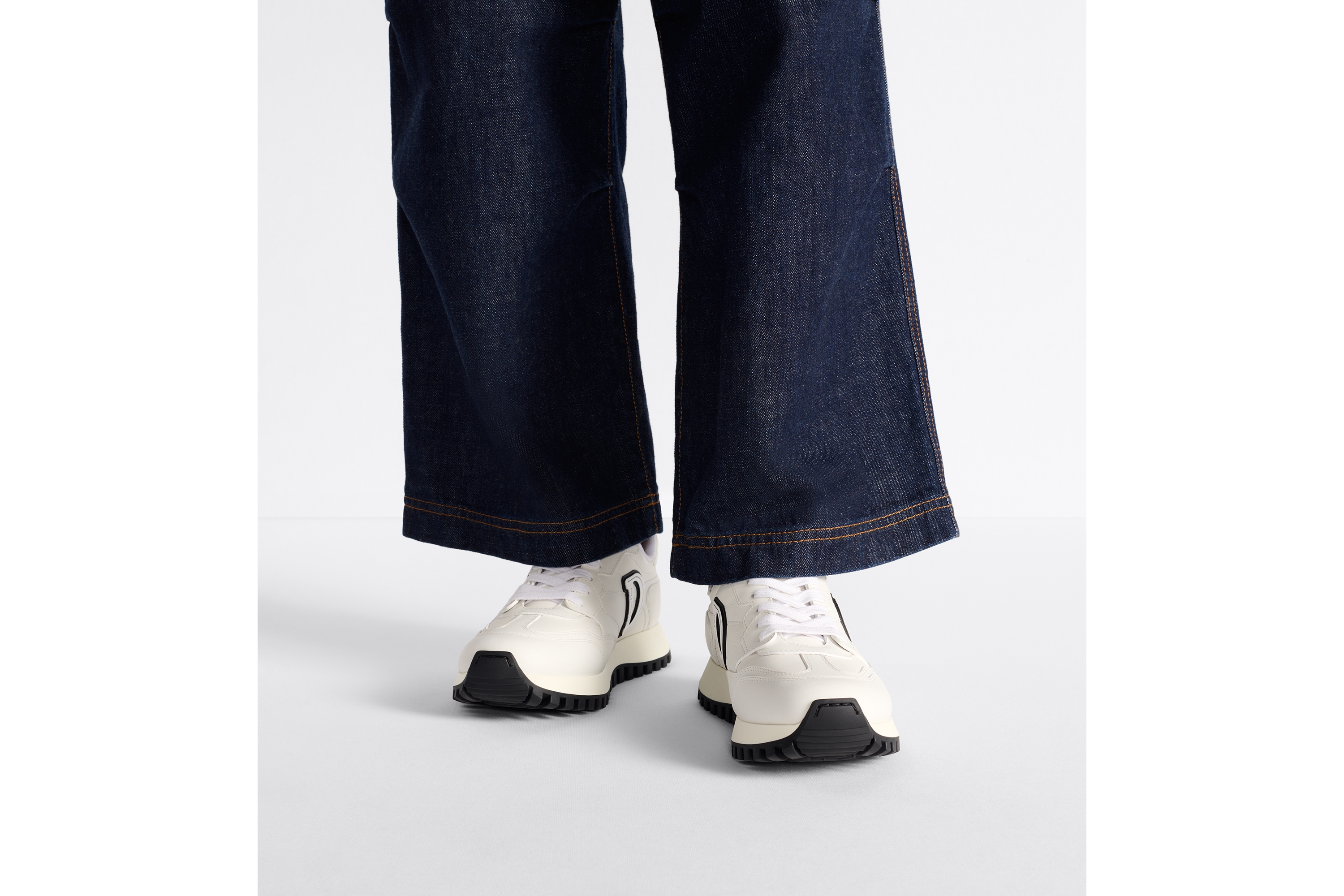 look_image_alt_prefix C'est Dior スニーカー カーフスキン E14