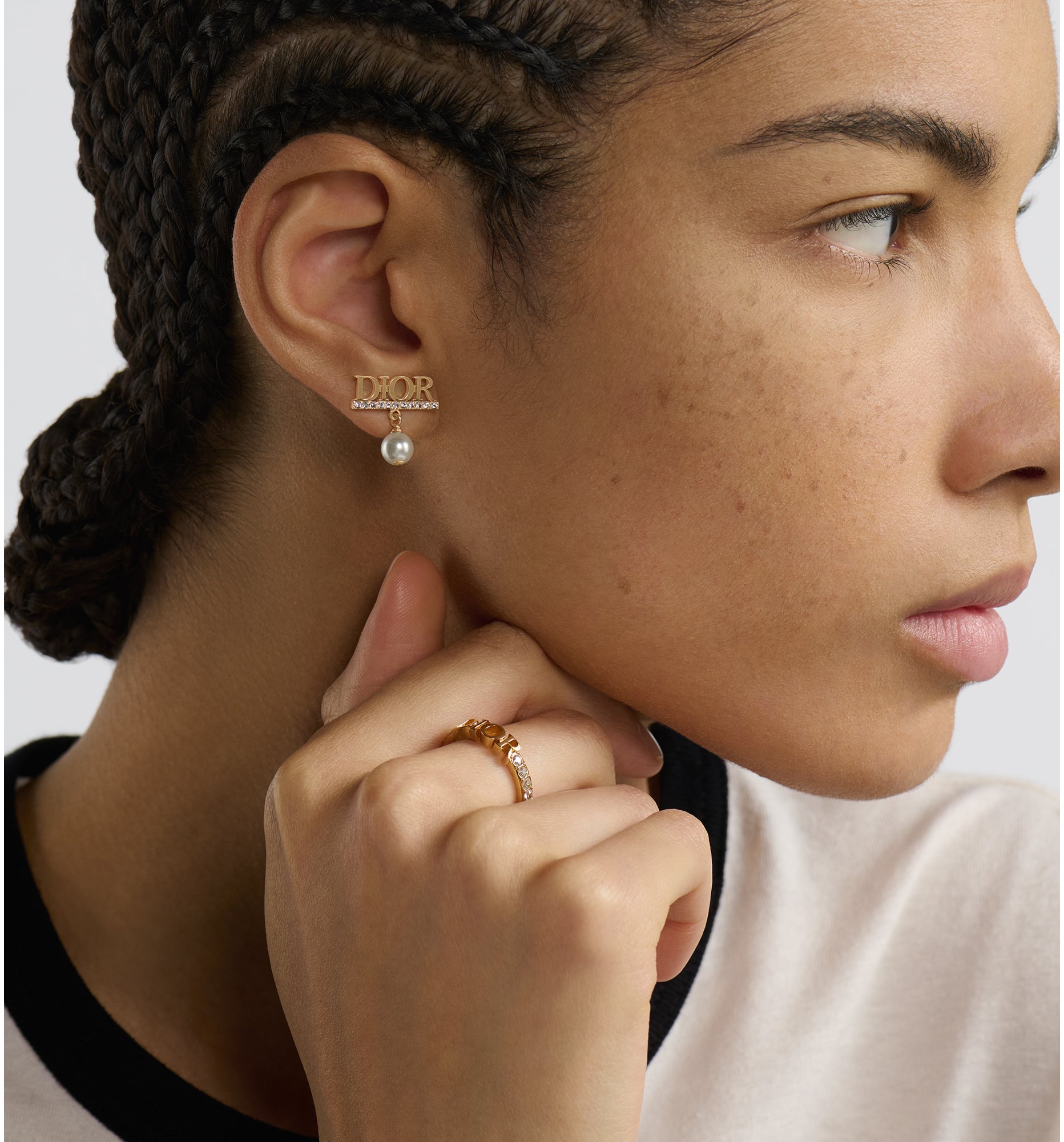 aria_look Dio(r)evolution Earrings Back view