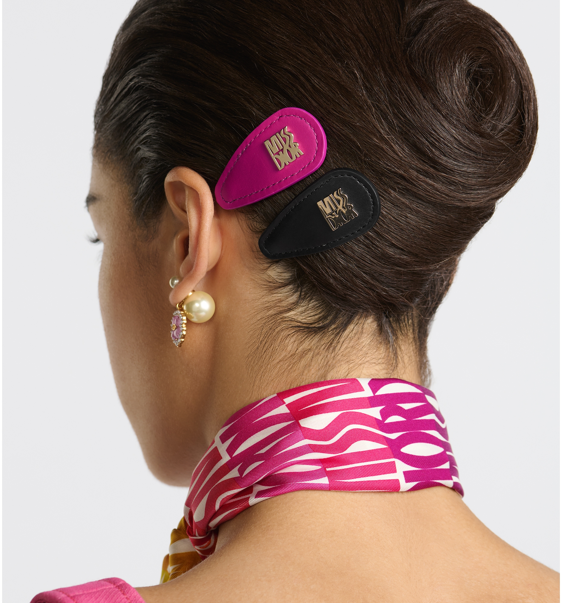 Dior hair barrette top