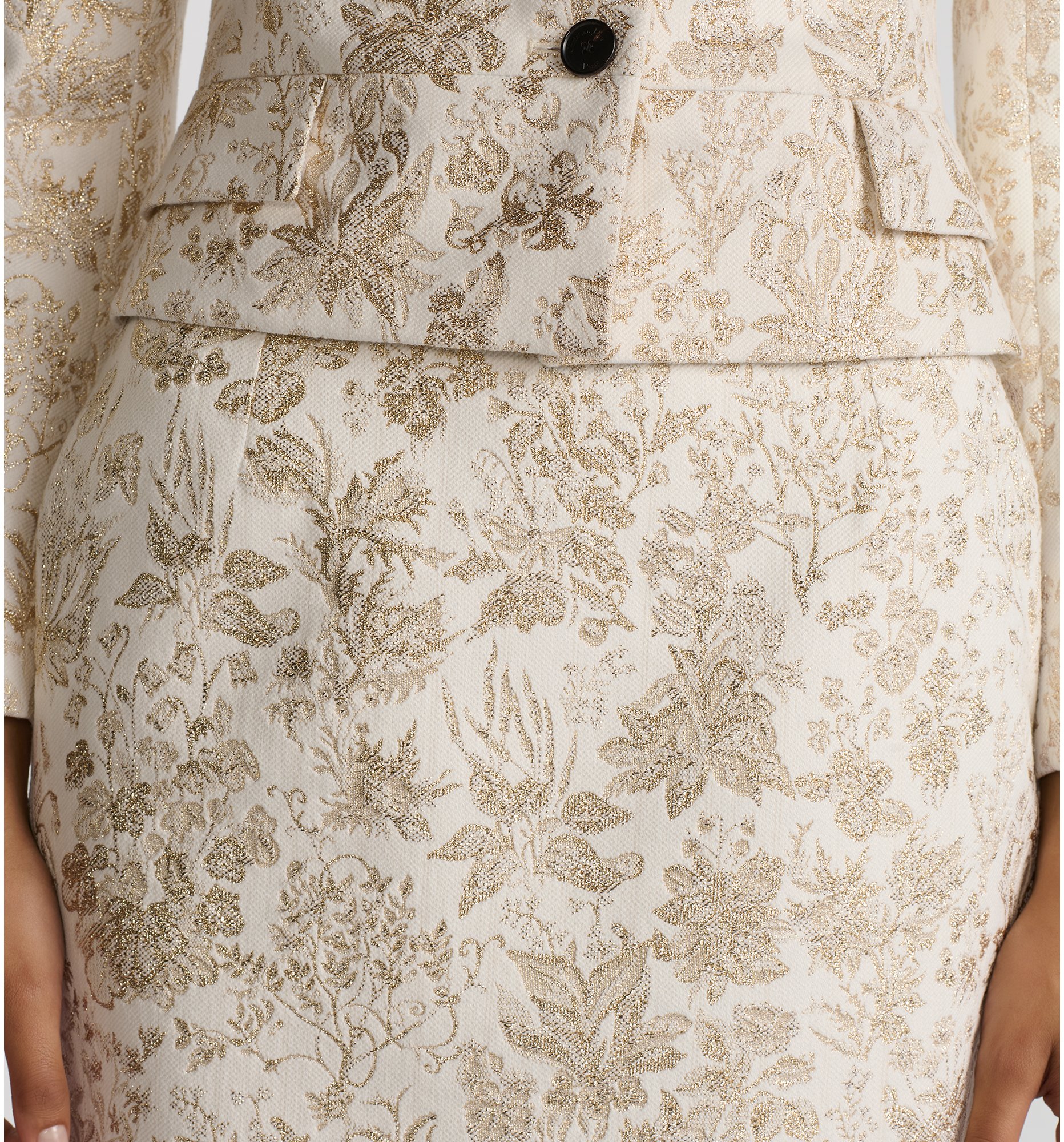 aria_look Mid-Length Straight-Cut Skirt Worn view